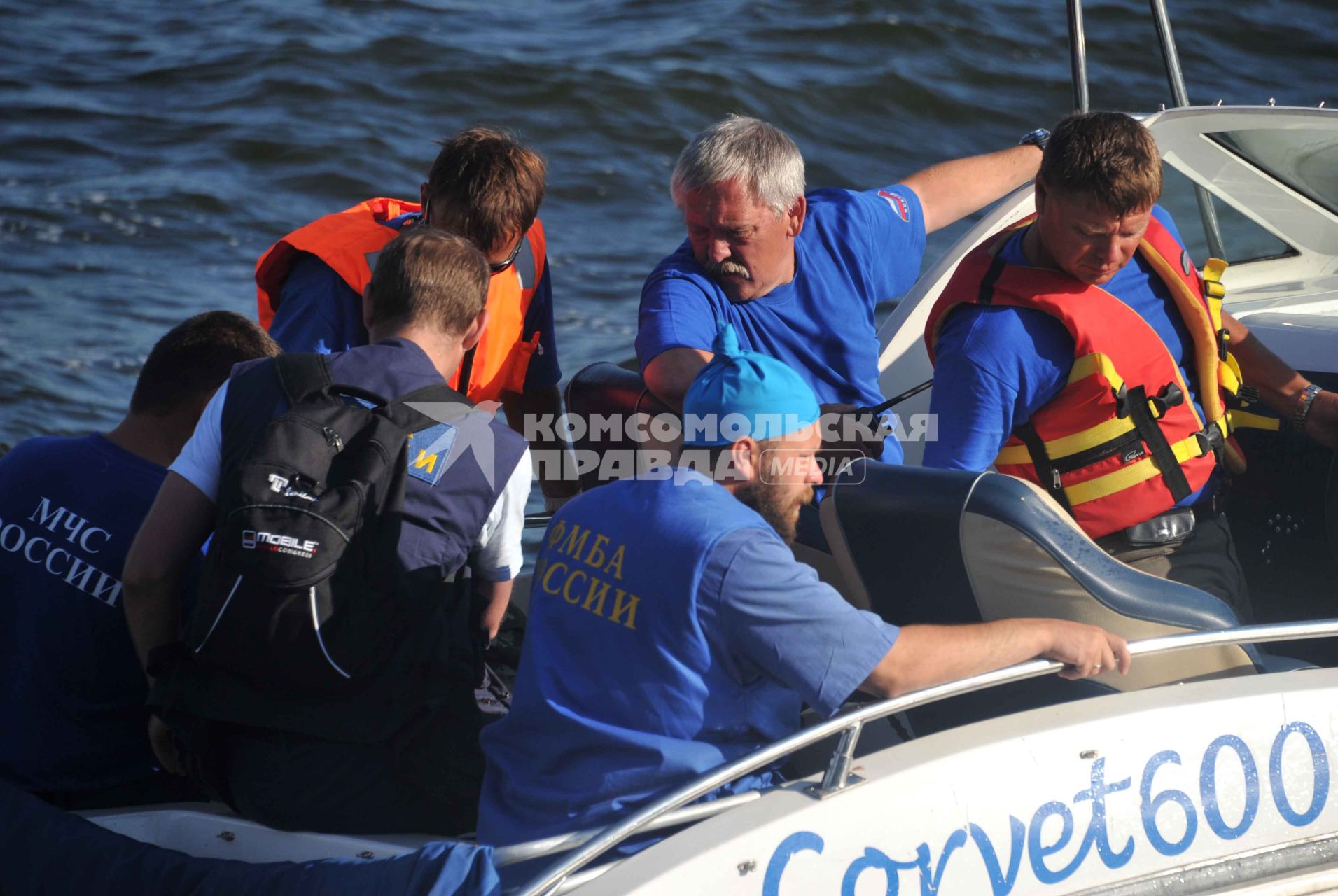 В Куйбышевском водохранилище на Волге затонул теплоход Булгария. Подъем корабля. Спасатели.