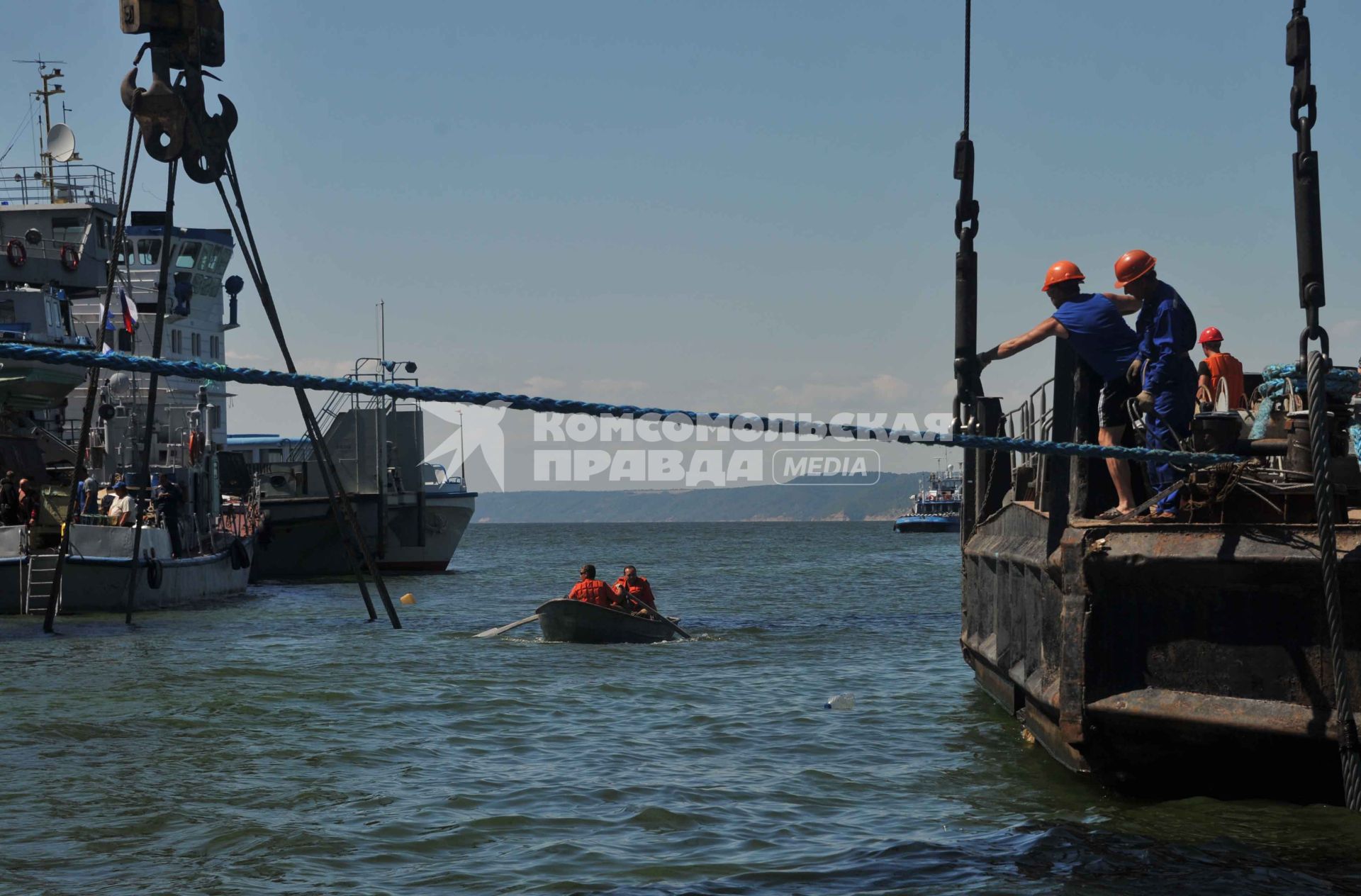 В Куйбышевском водохранилище на Волге затонул теплоход Булгария. Подъем корабля. Спасатели.