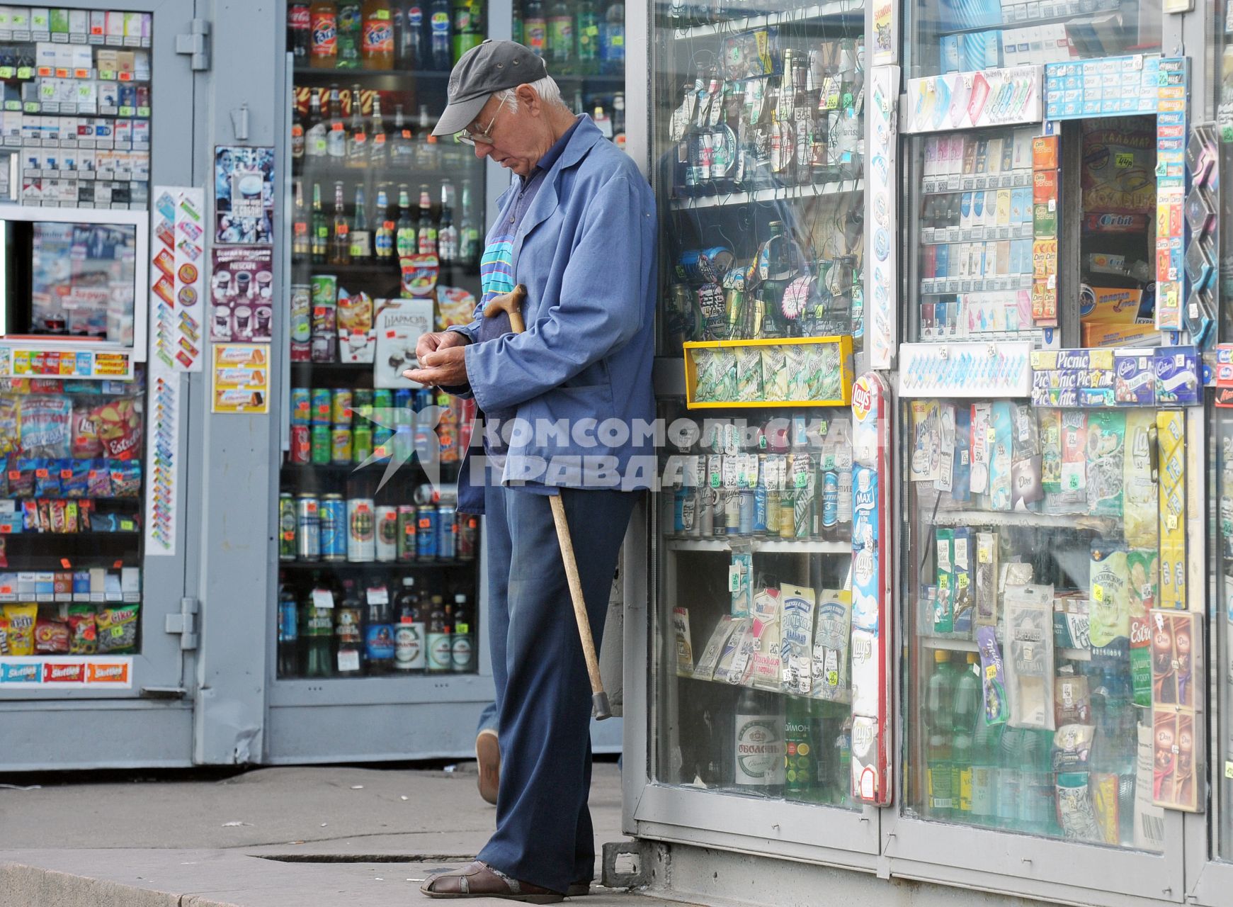 Продуктовая палатка. Москва.  18 июля 2011 года.