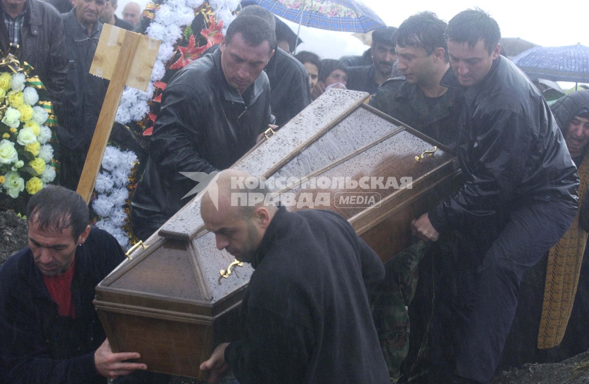 Террористический акт в Беслане. Похороны.