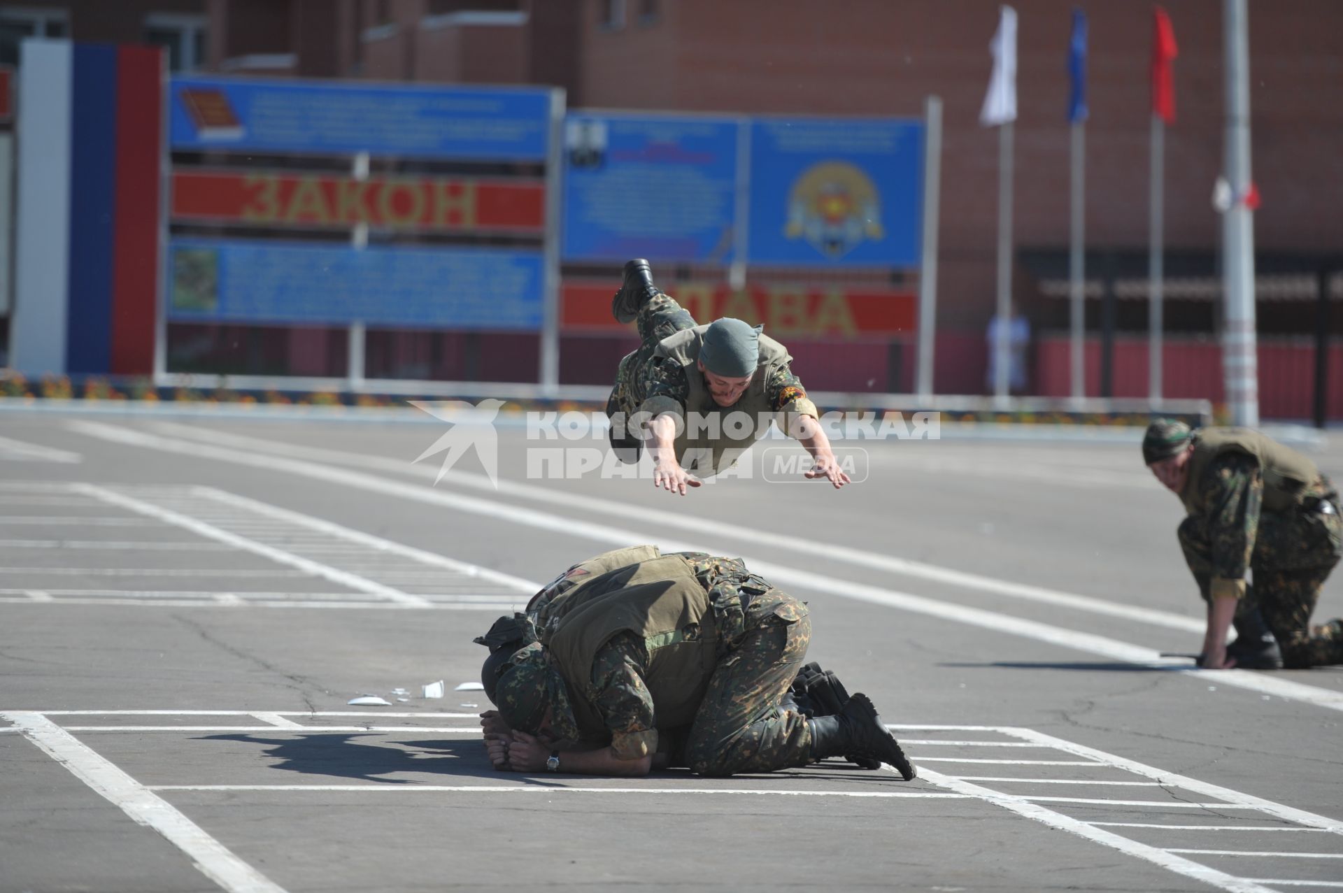 Показательные выступления.  Боевые приемы, падение, захват, бросок 11 июня 2011.