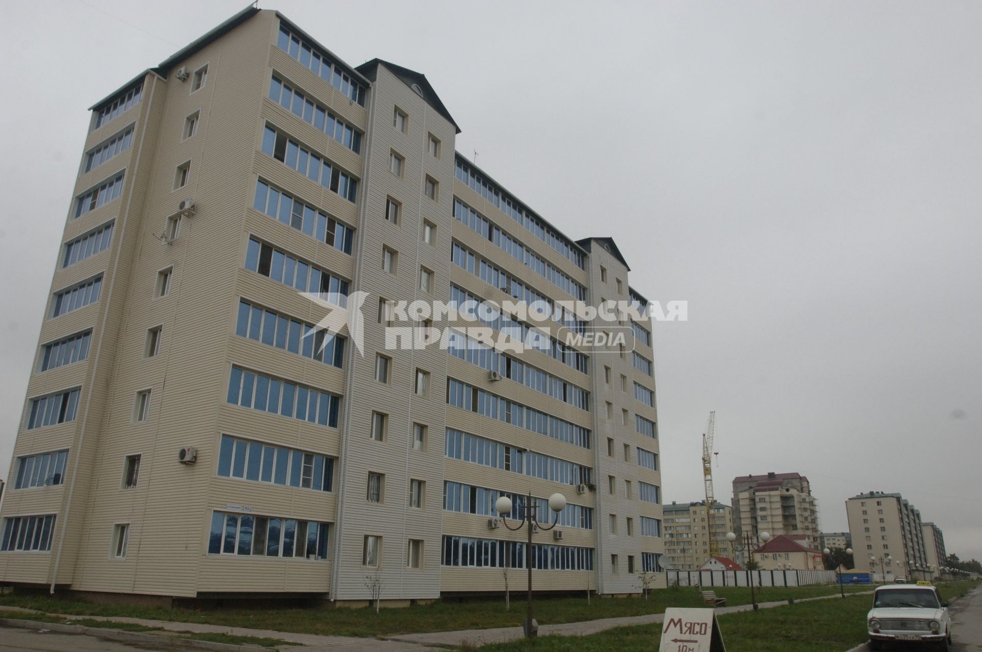 Чечня. Грозный. Виды города. На снимке: новый дом. 20 сентября 2008 года.