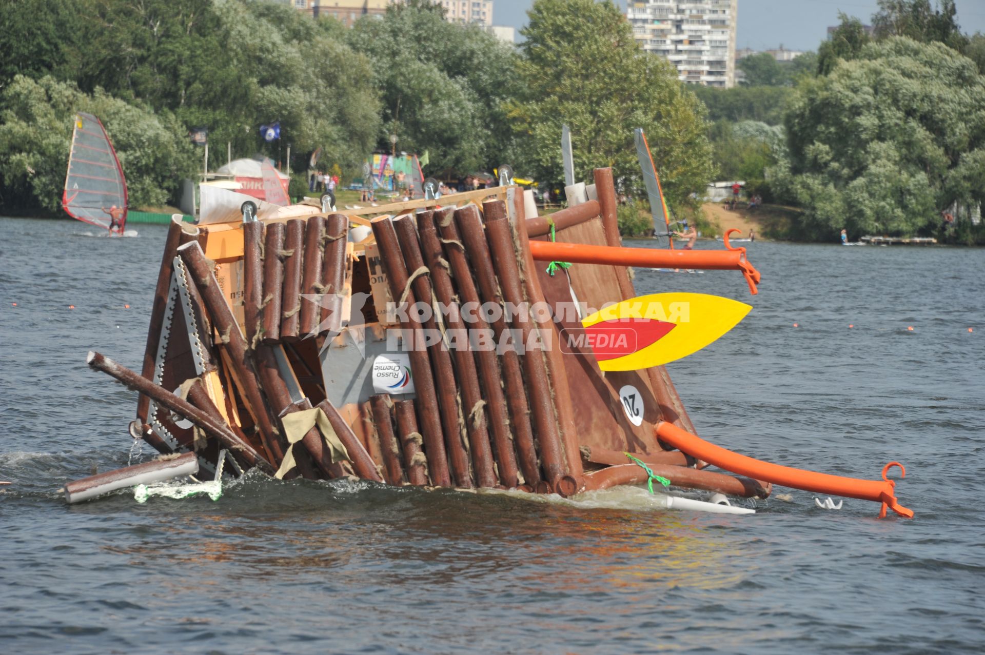 7 августа 2011 в Строгинской пойме Москвы-реки, состоялся Red Bull Flugtag, Парад самых разнообразных самодельных летательных аппаратов.