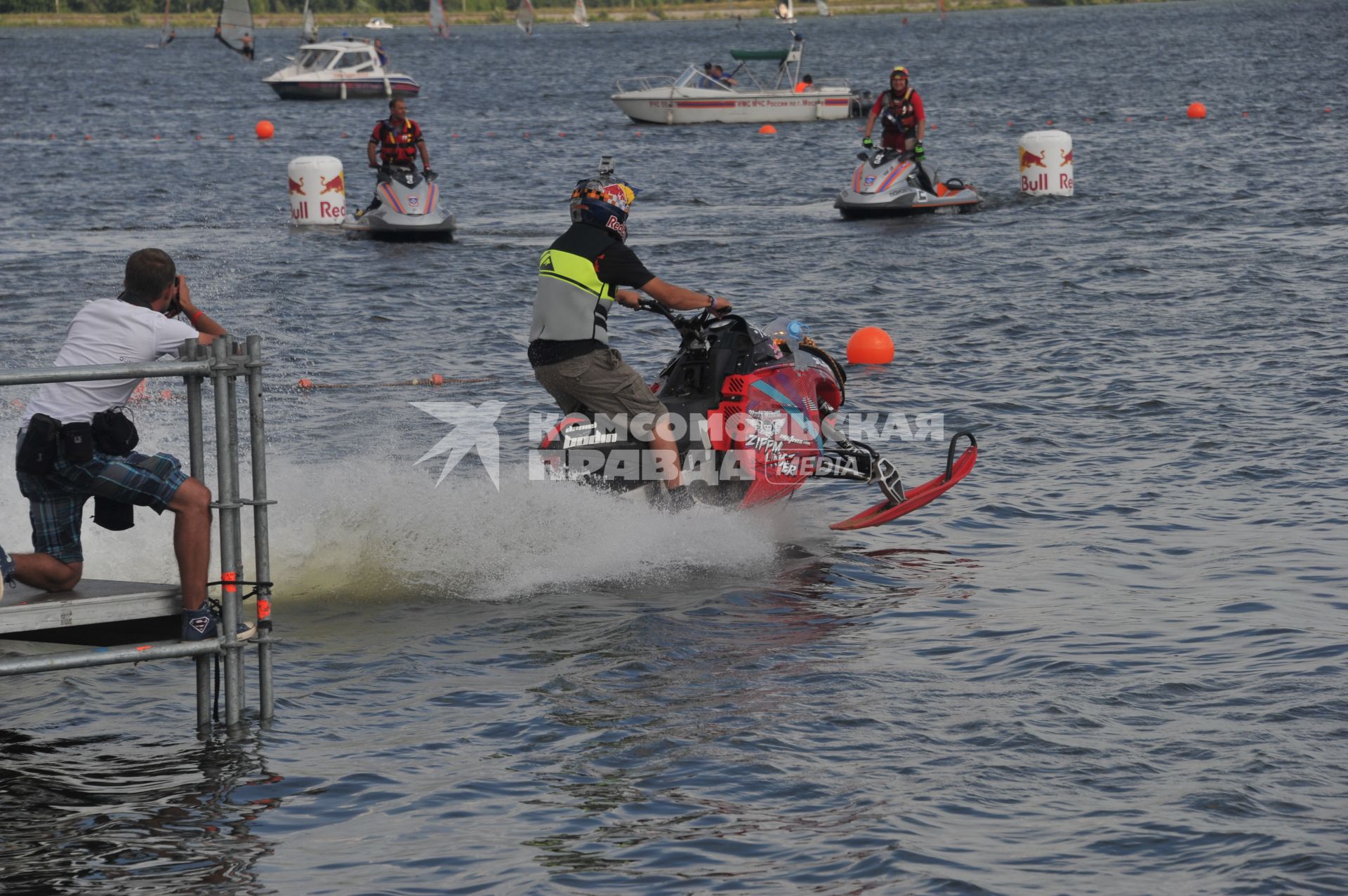 7 августа 2011 в Строгинской пойме Москвы-реки, состоялся Red Bull Flugtag, Парад самых разнообразных самодельных летательных аппаратов.