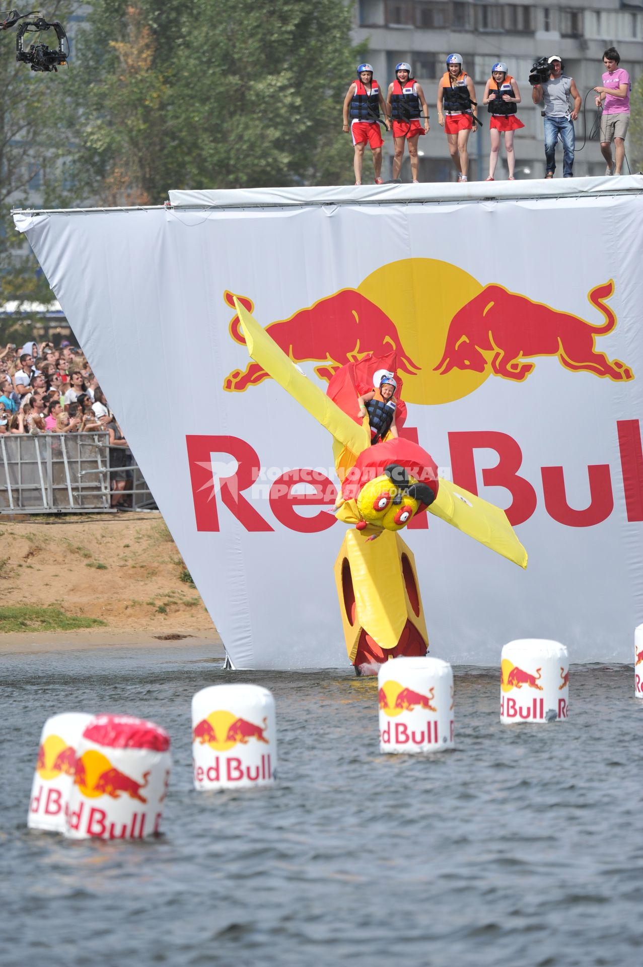 7 августа 2011 в Строгинской пойме Москвы-реки, состоялся Red Bull Flugtag, Парад самых разнообразных самодельных летательных аппаратов.