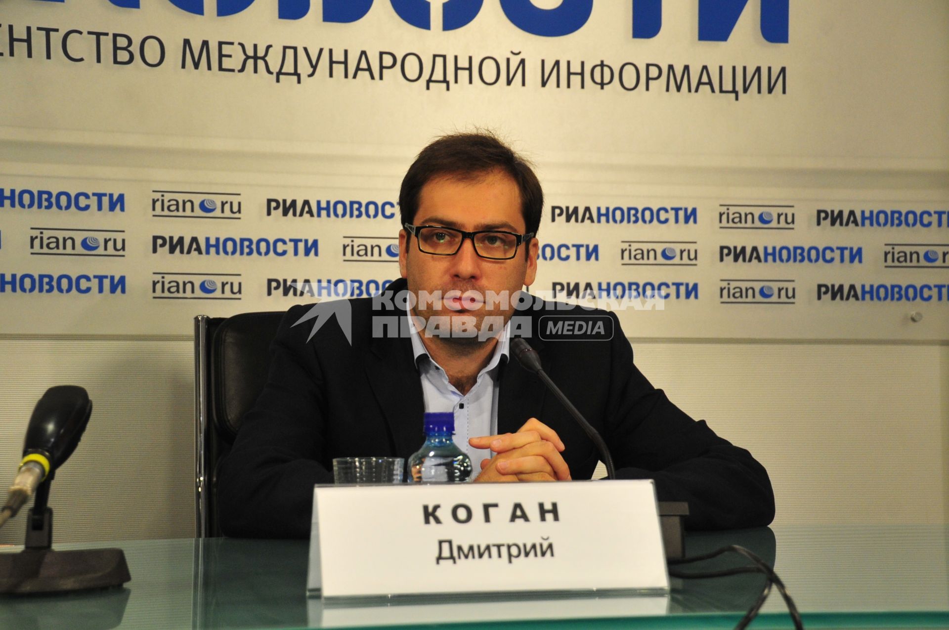 Фонд уникальных культурных проектов им. Когана приобрел скрипку Гварнери РОБРЕХТ. На снимке: cоучредитель Фонда уникальных культурных проектов им. Когана, заслуженный артист РФ Дмитрий Коган. 6 сентября  2011 года.