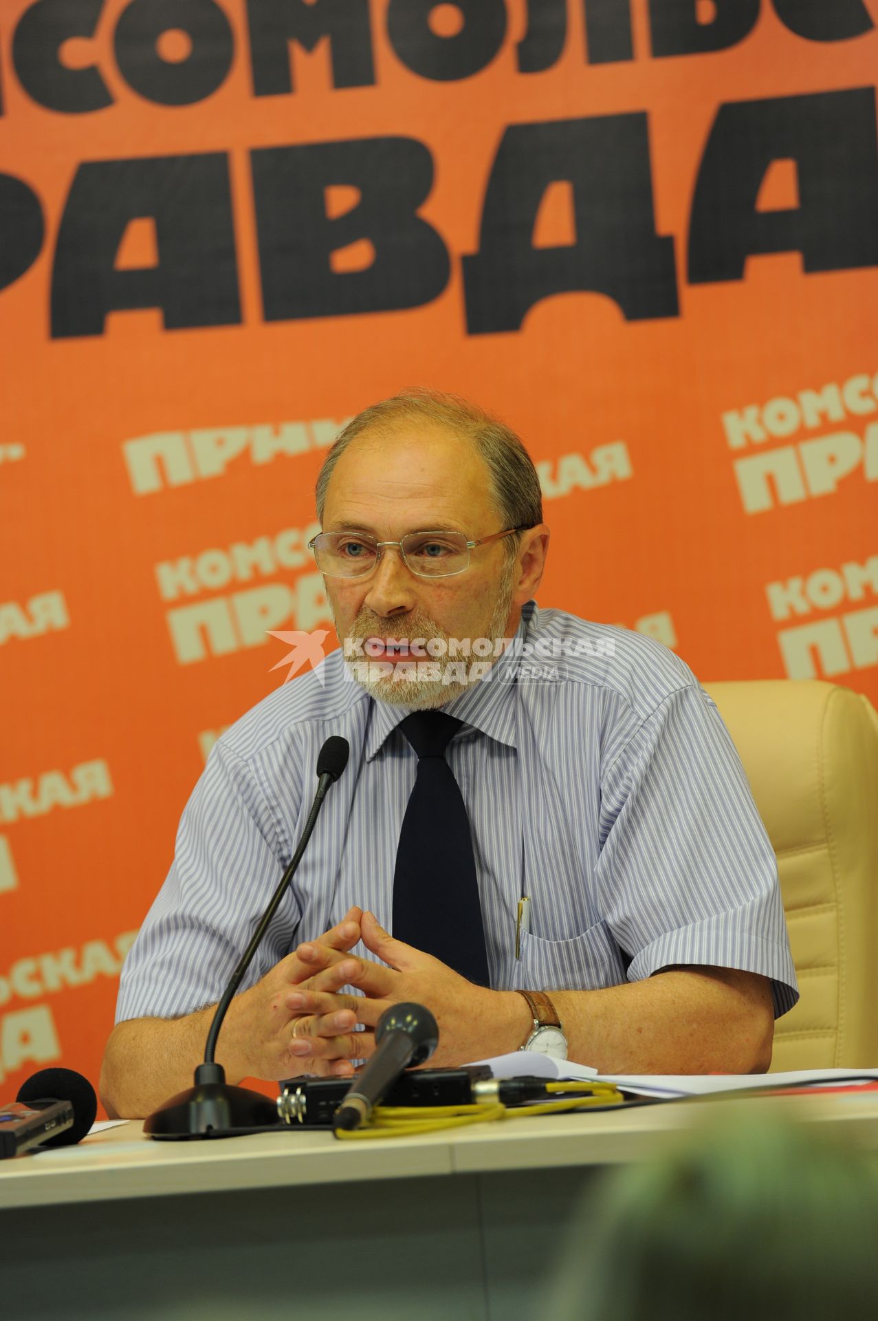 Директор Гидрометцентра России Роман Вильфанд в ИД КП. 18 августа  2011 года.