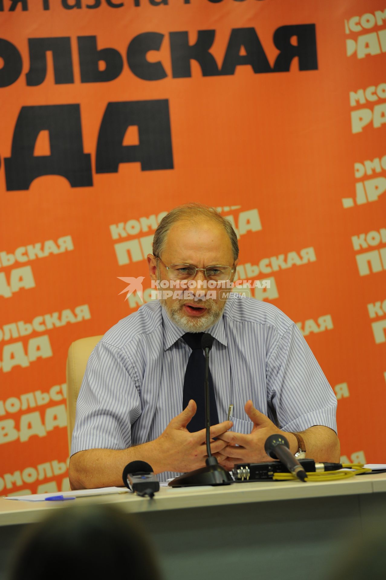 Директор Гидрометцентра России Роман Вильфанд в ИД КП. 18 августа  2011 года.