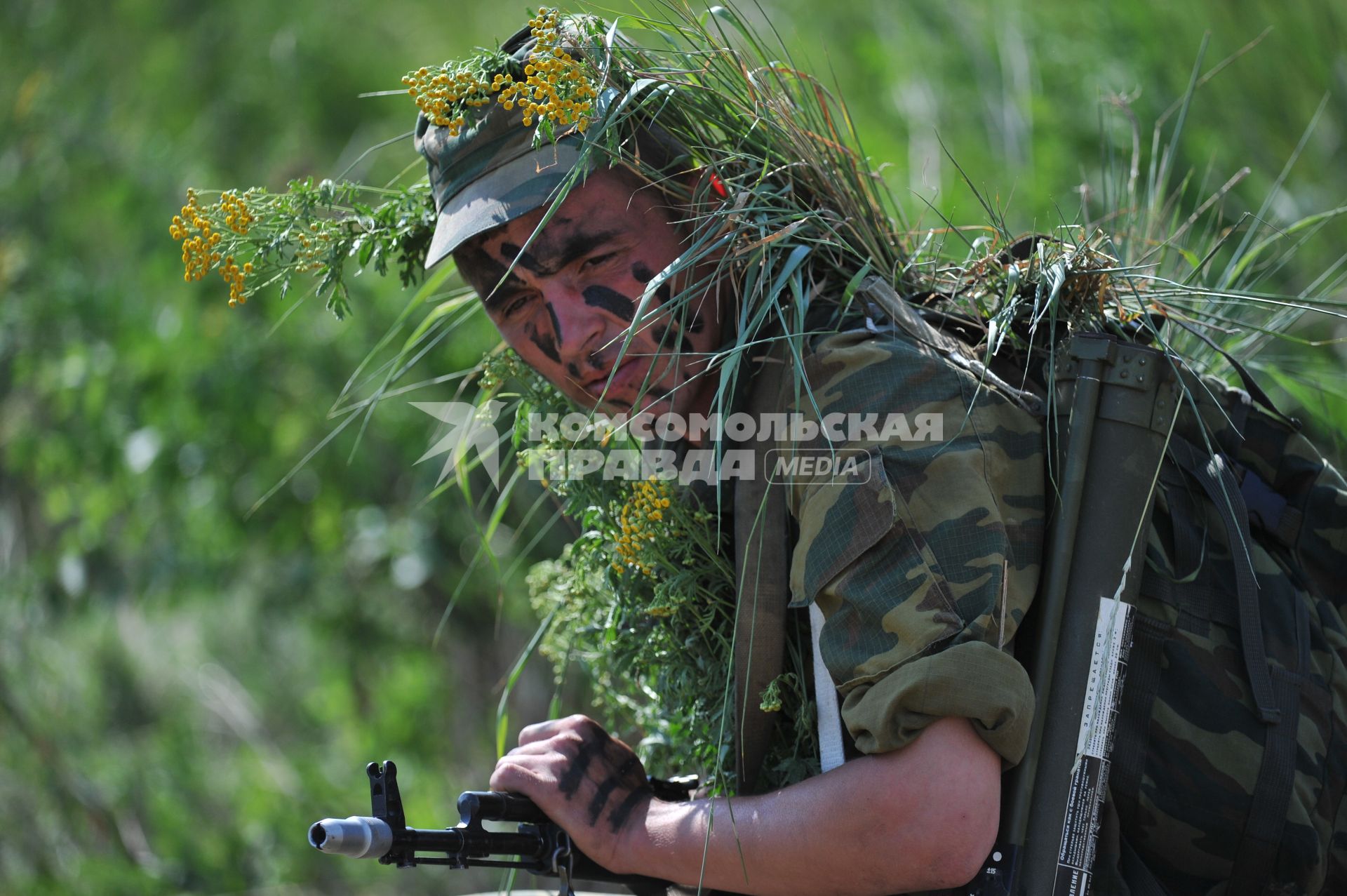 Учения 22 гвардейской отдельной бригады специального назначения Мо РФ в Ростове на Дону. Военная маскировка камуфляж. 21 июня 2011 года.