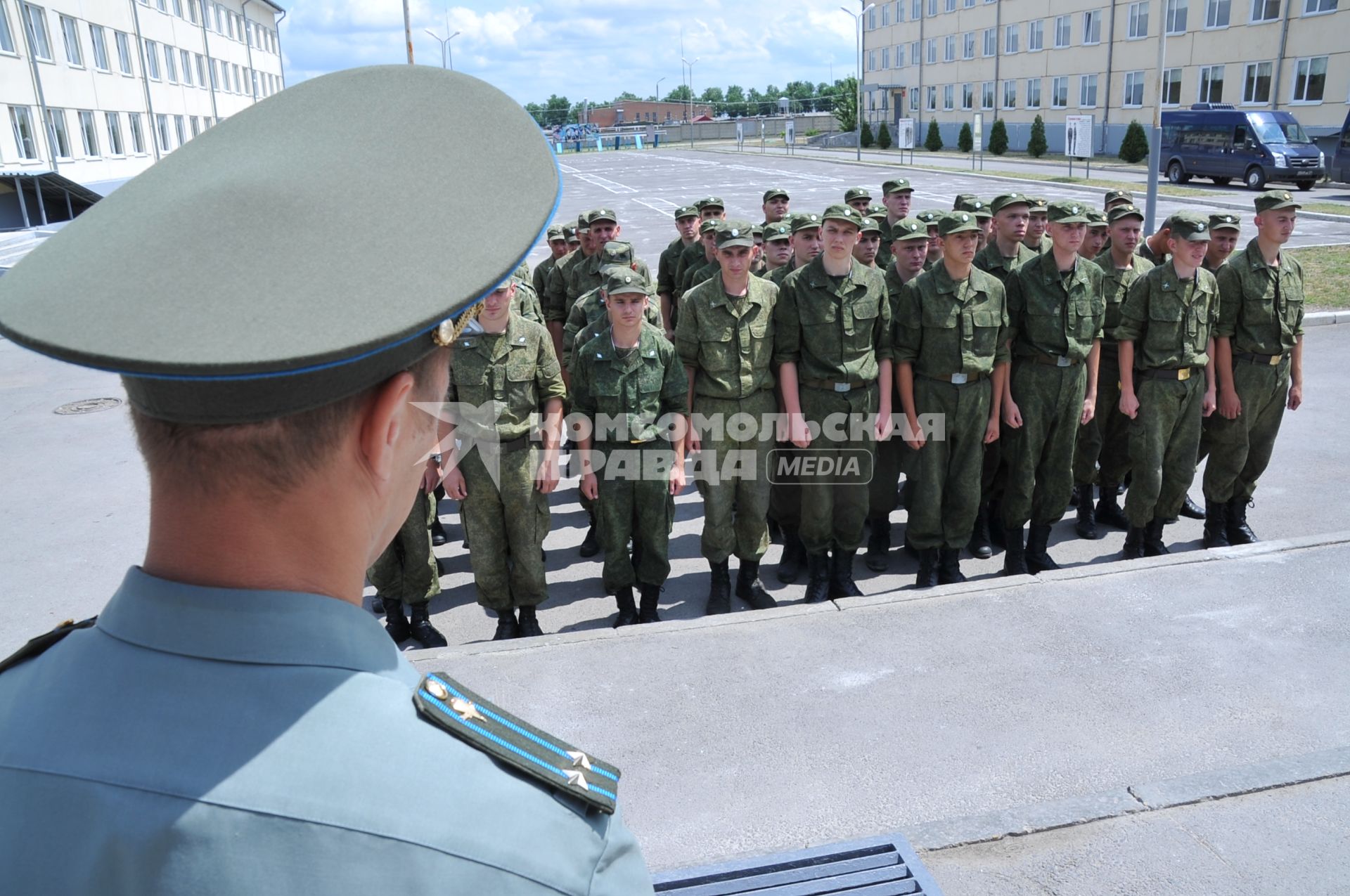 Город Ростов-на-Дону. 22 гвардейская отдельная бригада специального назначения. Рота солдат.  21 июня 2011 года.