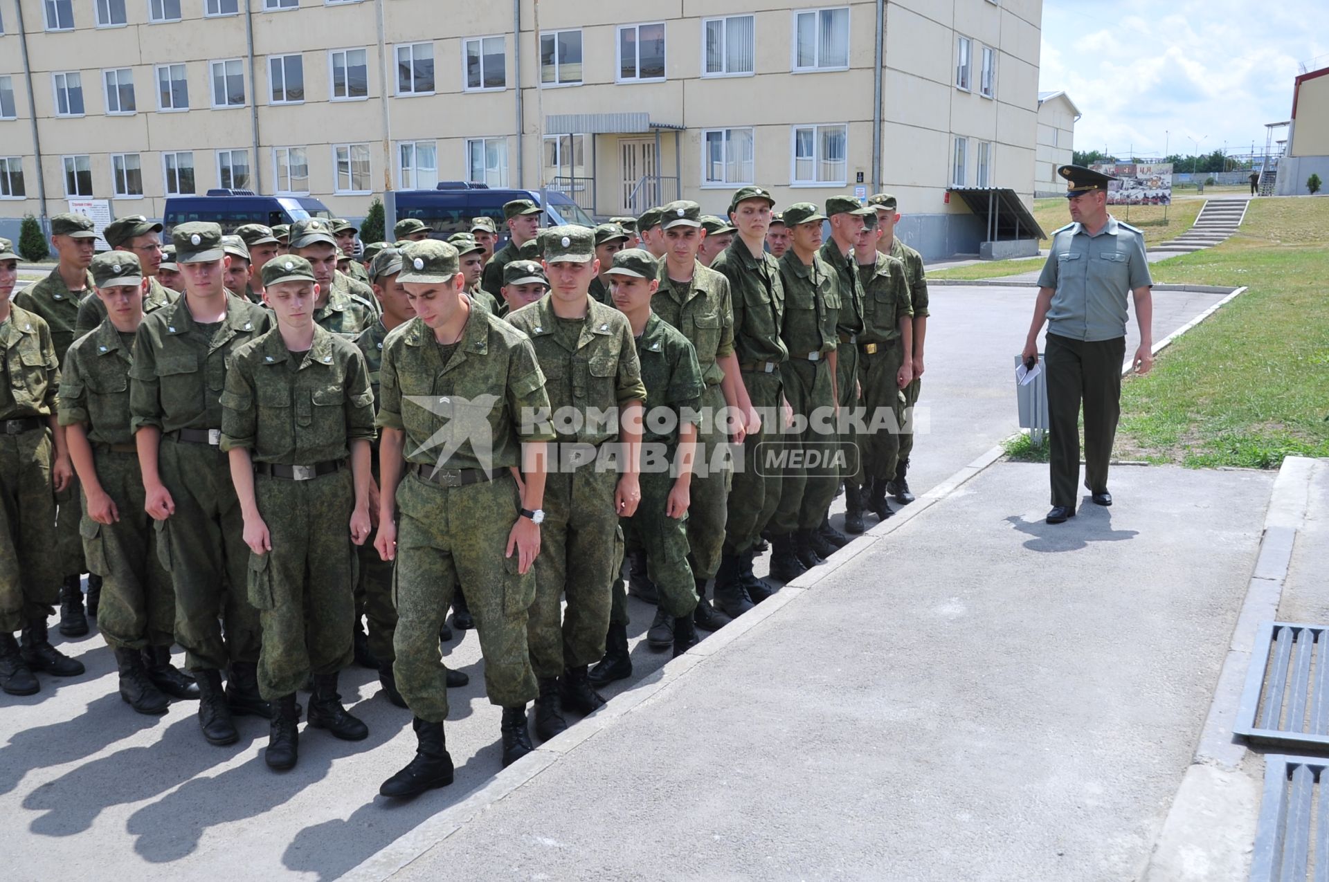 Город Ростов-на-Дону. 22 гвардейская отдельная бригада специального назначения. Рота солдат.  21 июня 2011 года.