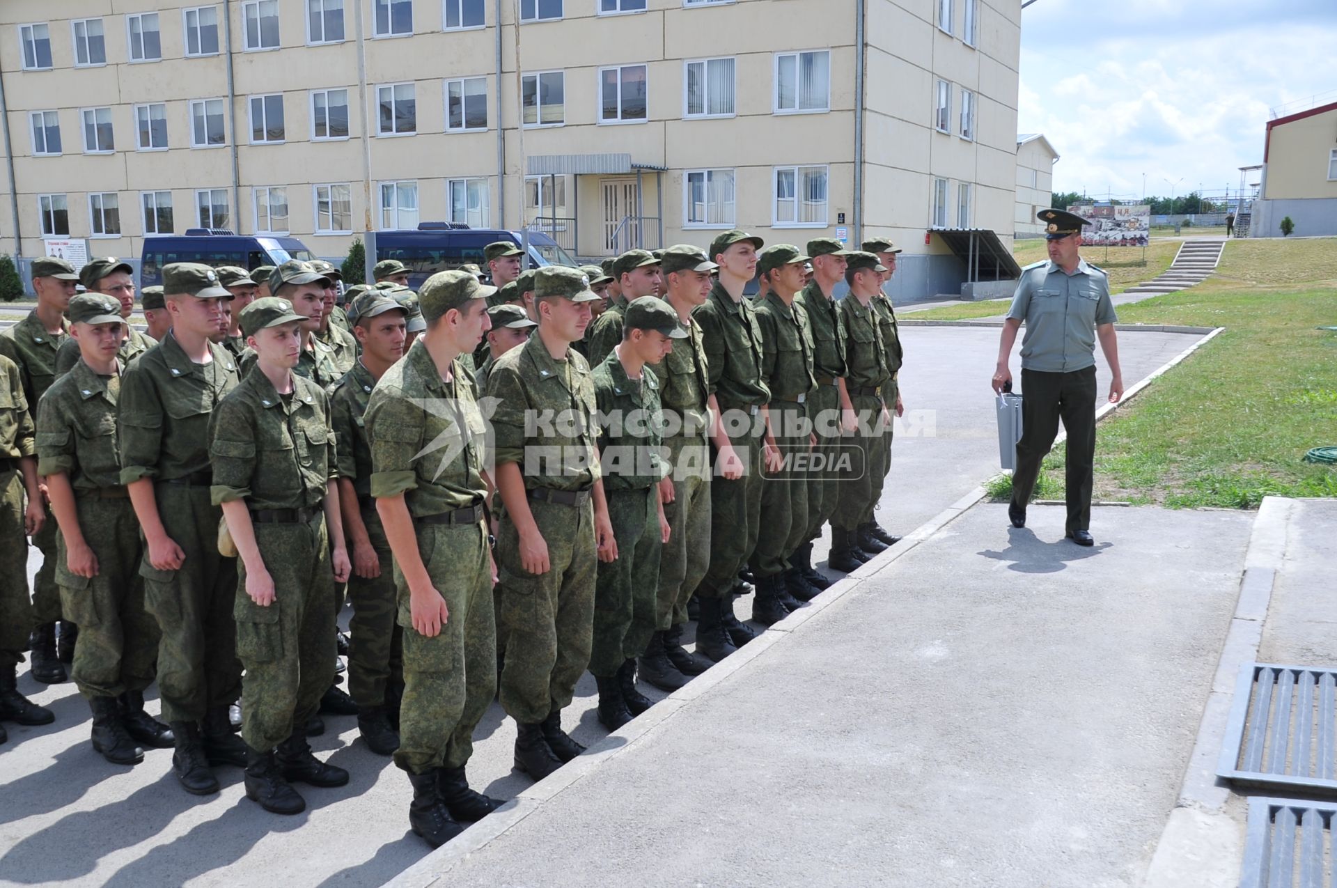 Город Ростов-на-Дону. 22 гвардейская отдельная бригада специального назначения. Рота солдат.  21 июня 2011 года.