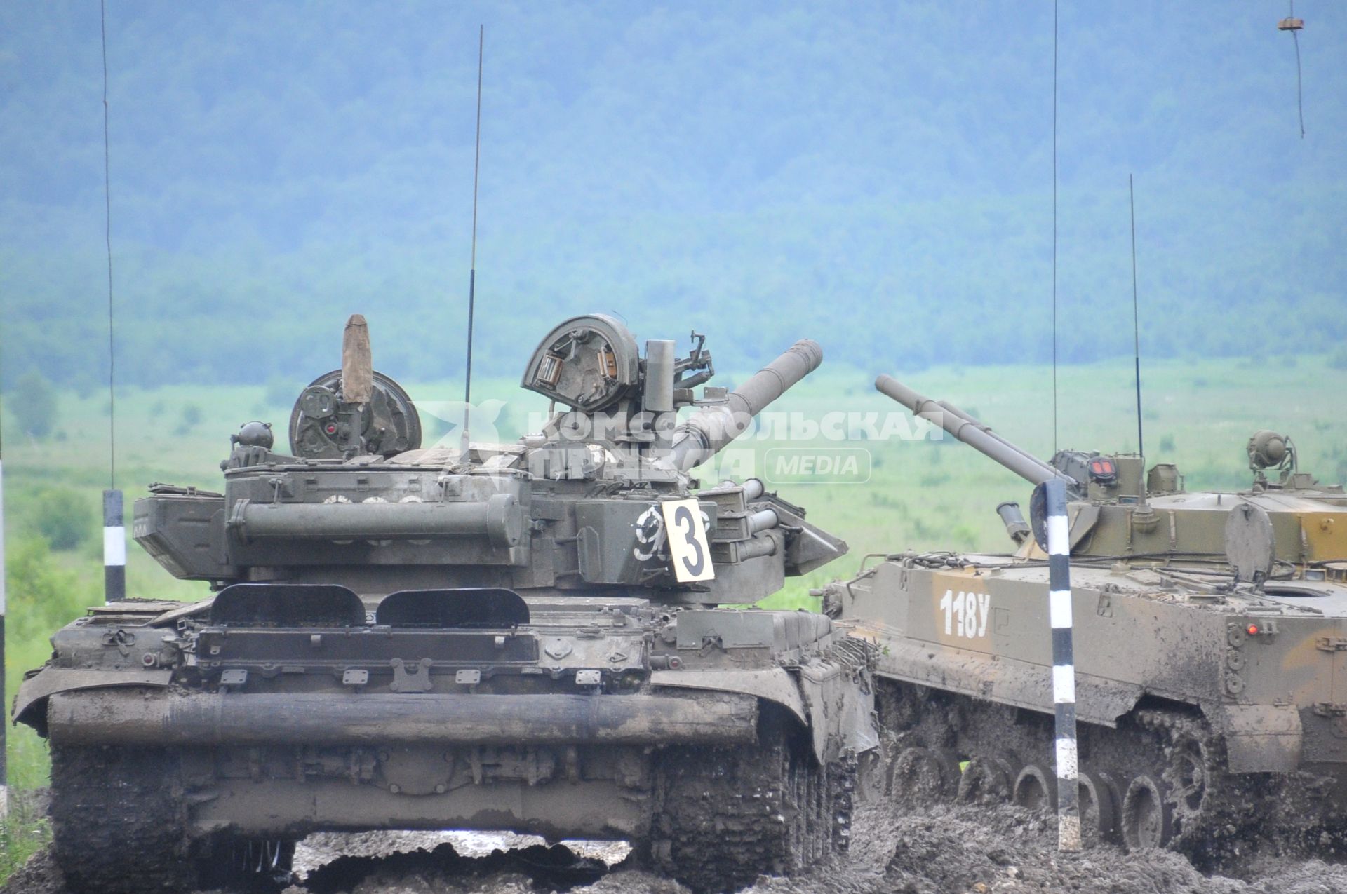 Учения. Армия. Военная подготовка. Боевая техника. Танк. Полигон.. 22 июня 2011г.