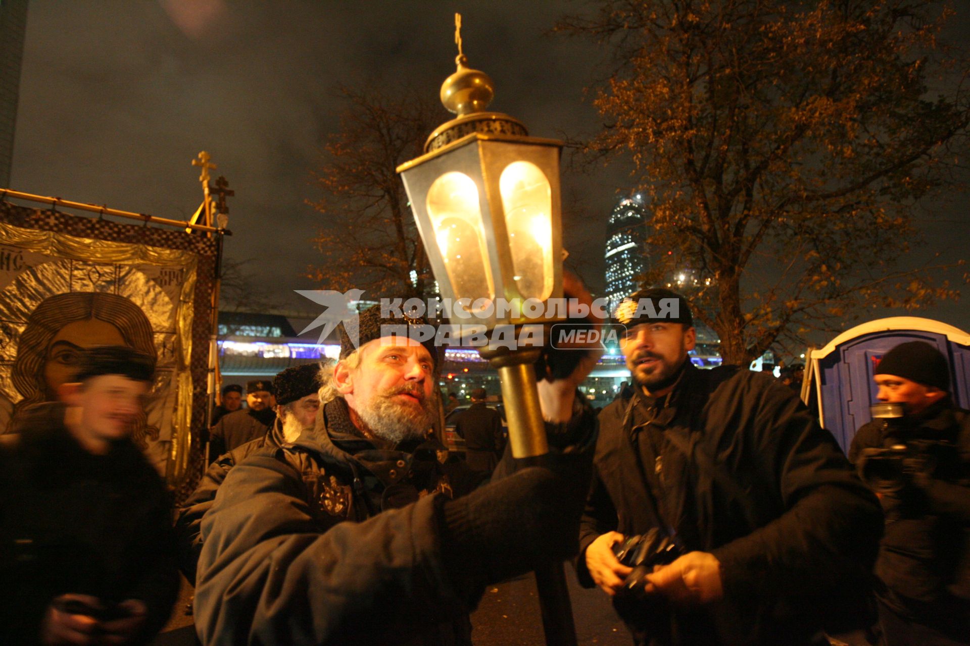 4 ноября 2007. Москва. Русский марш - шествие и митинг представителей русских националистических организаций и движений, состоявшийся в День народного единства на набережной Тараса Шевченко