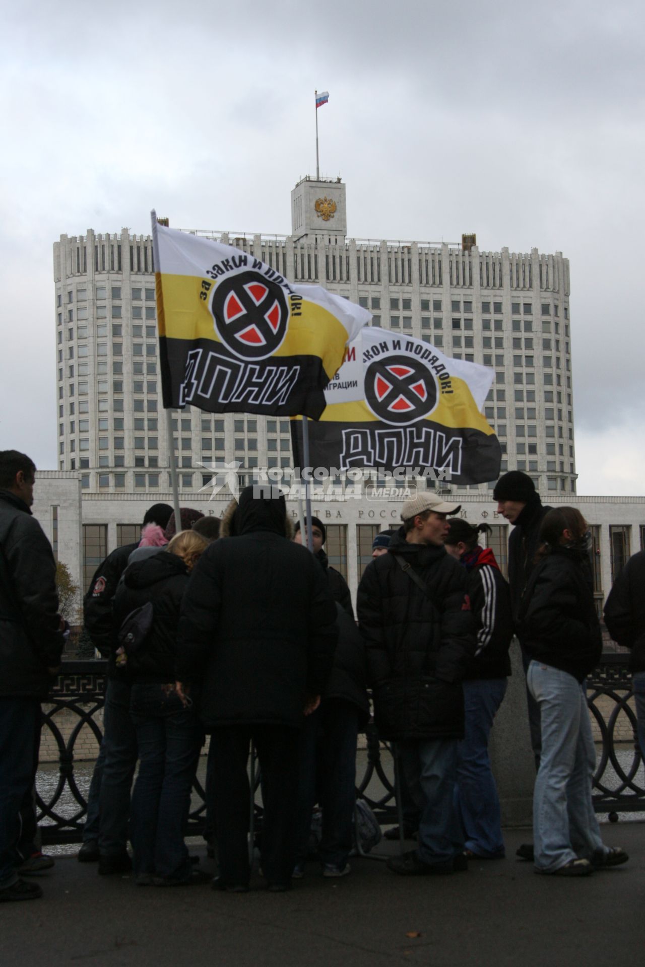 4 ноября 2007. Москва. Русский марш - шествие и митинг представителей русских националистических организаций и движений, состоявшийся в День народного единства на набережной Тараса Шевченко