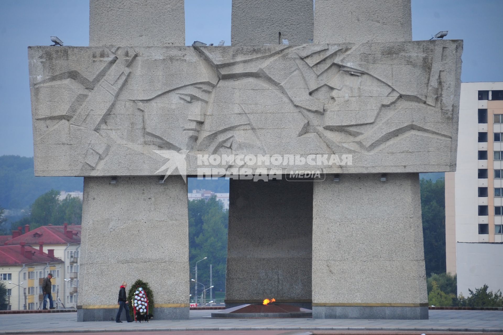 Мемориал на Площади Победы. 1 сентября 2011.