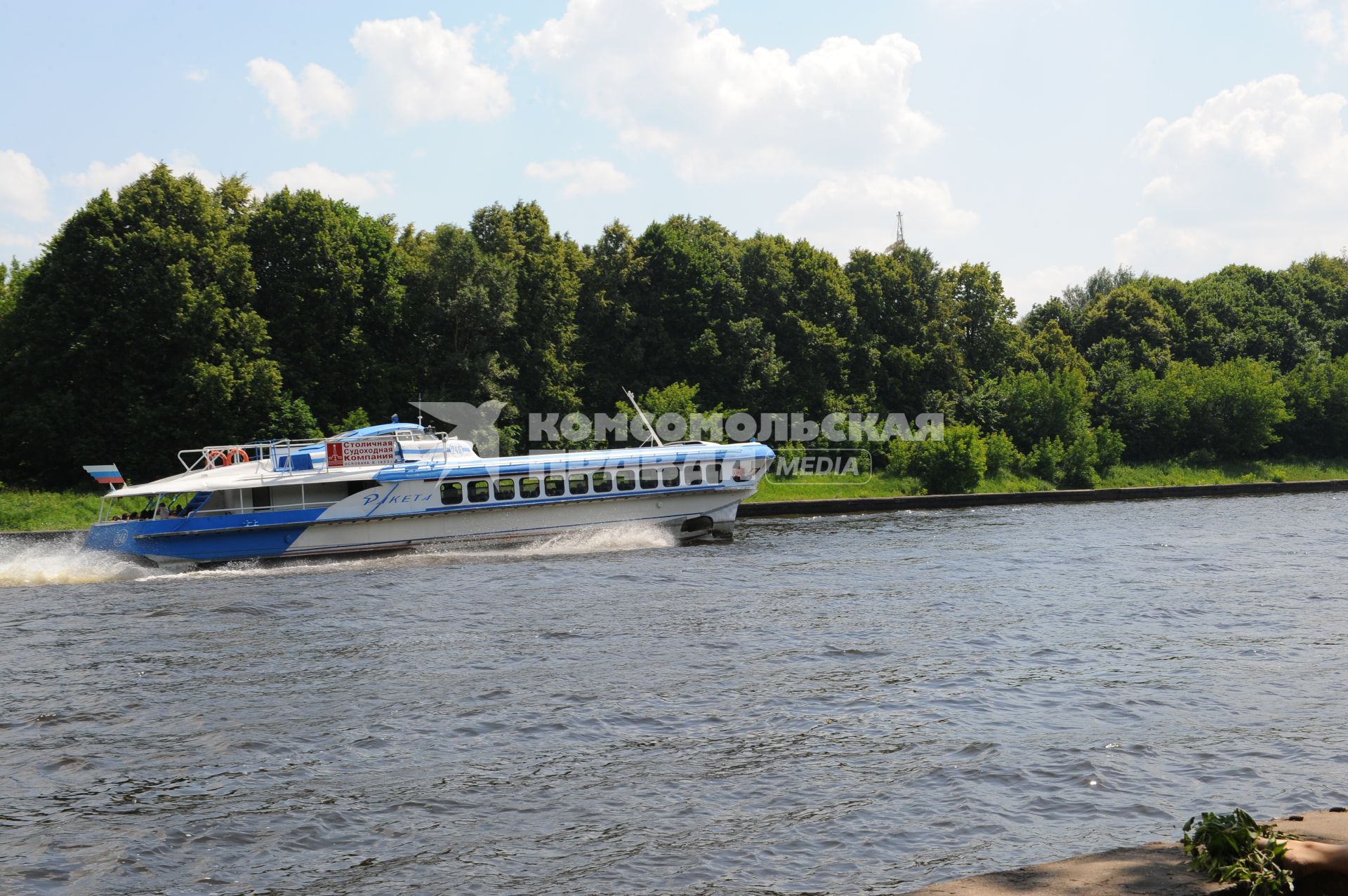 п. Старбеево. Мосводоканал. Теплоход РАКЕТА.  30 июня 2011