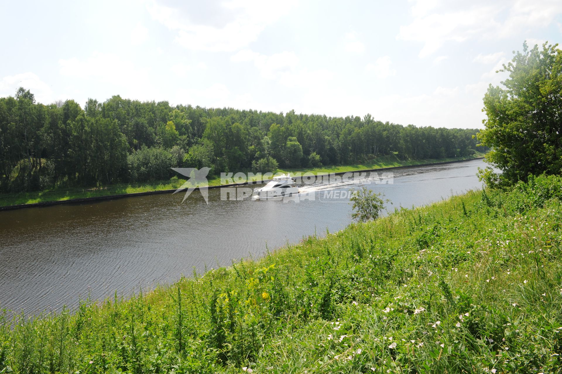 п. Старбеево. Мосводоканал. Катер. 30 июня 2011