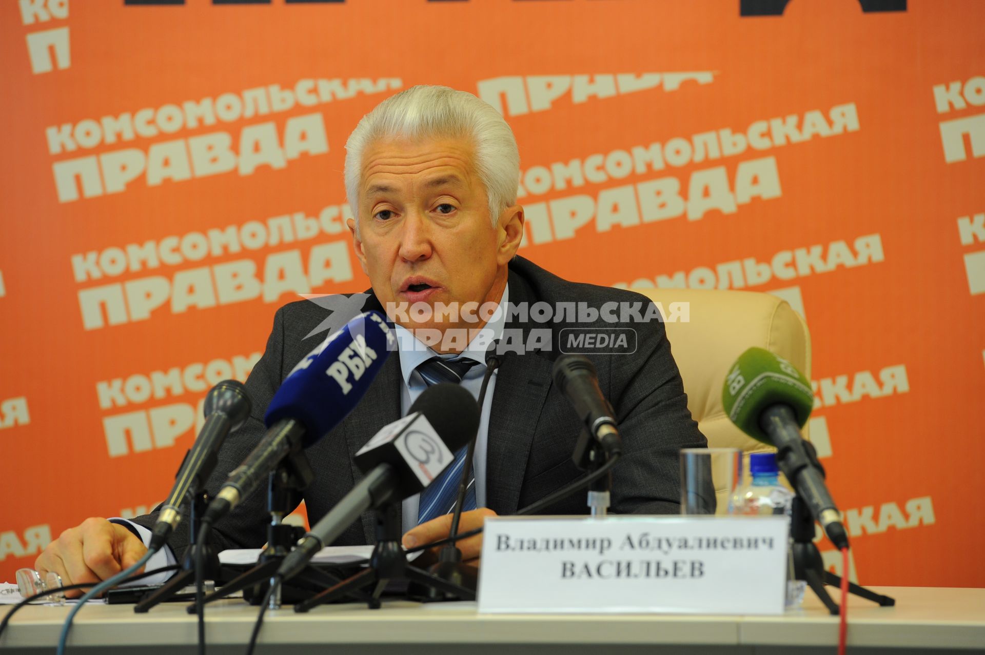 Глава парламентского комитета по безопасности в Государственной Думе РФ Владимир Васильев в ИД КП. 26 сентября 2011 года.
