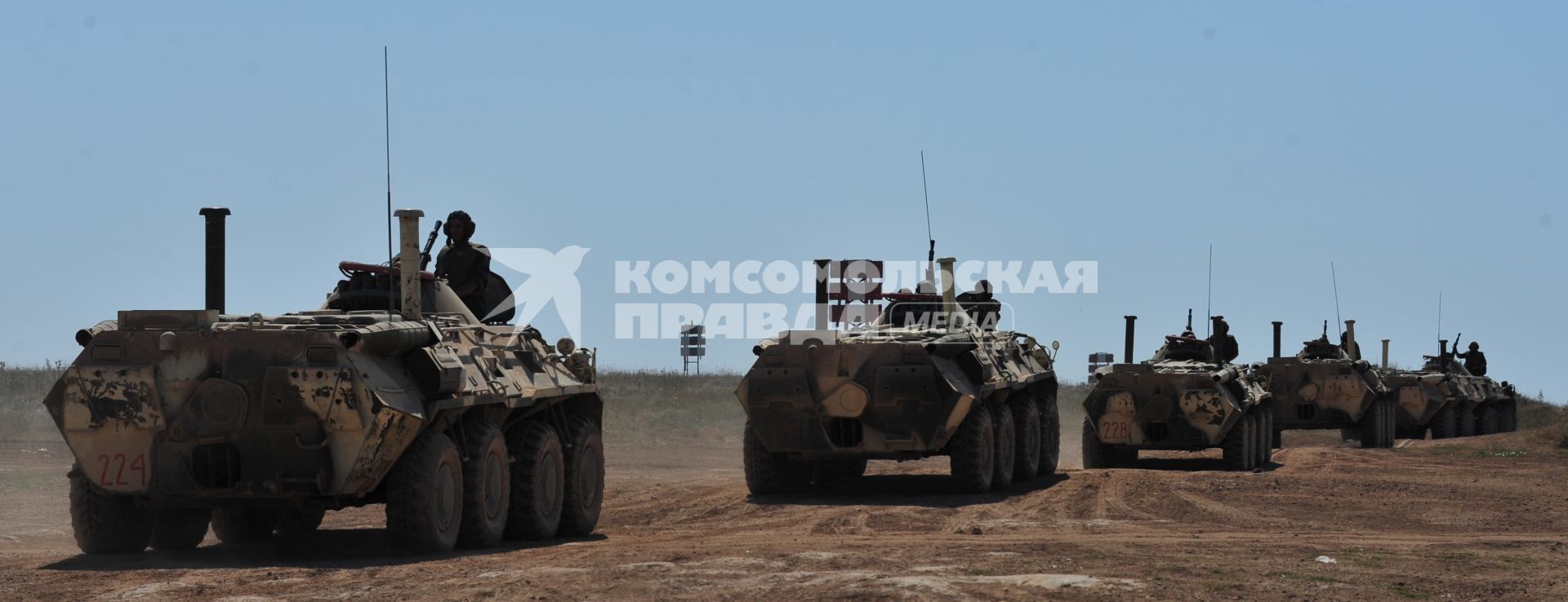 БТР (бронетранспортёр)-80. Боевая техника. Военные учения.  20 июля  2011 года