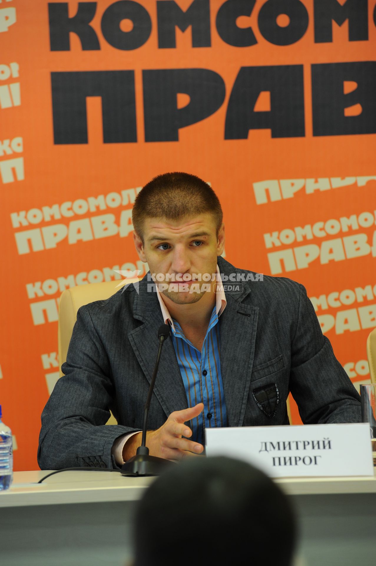 Чемпион мира по боксу среди профессионалов Дмитрий Пирог в ИД КП. 28 сентября 2011 года.