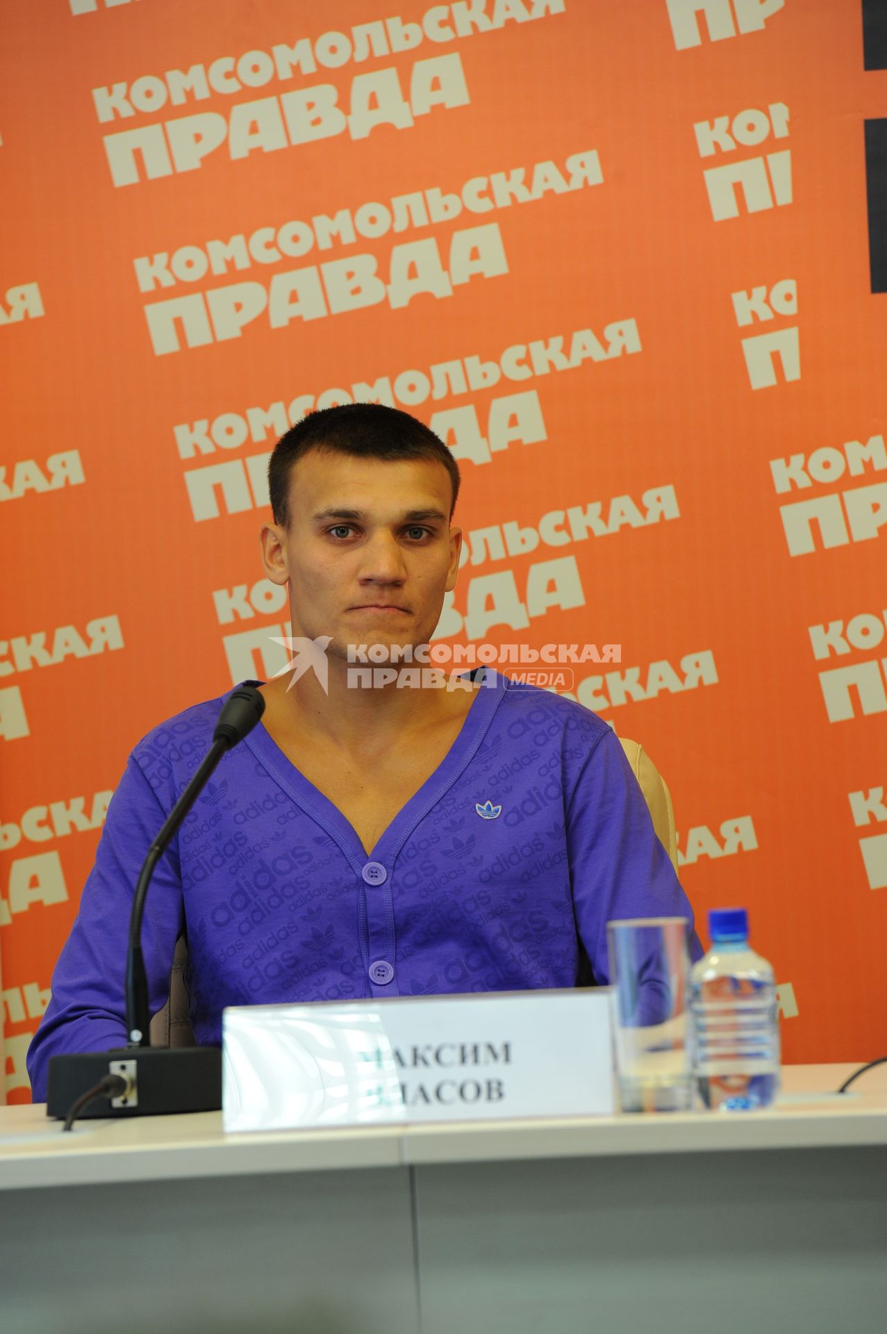 Боксер-профессионал Максим Власов в ИД КП. 28 сентября 2011 года.