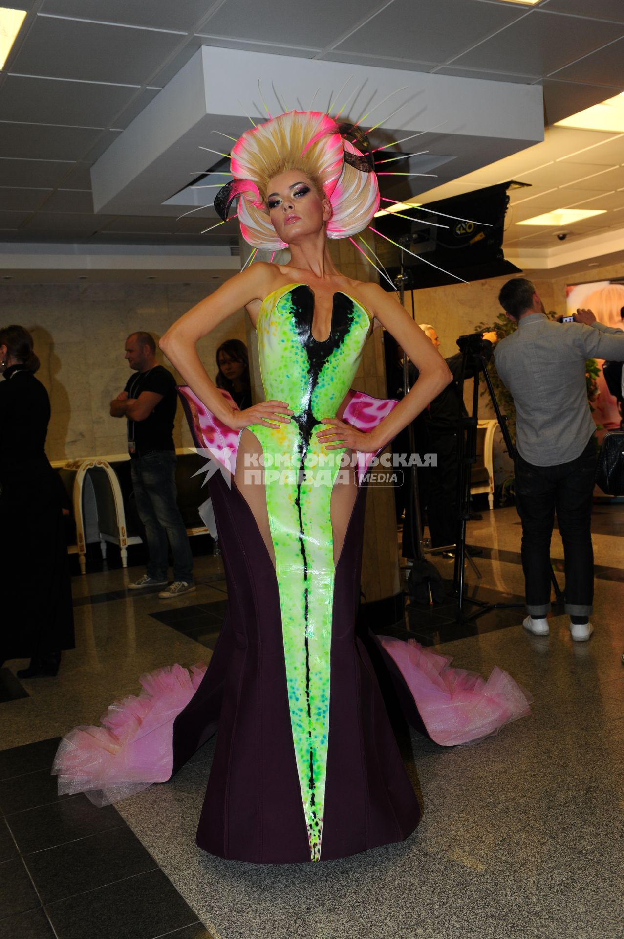 Международный конкурс парикмахеров \"Alternative Hair Show 2011\" в Кремлевском дворце. Москва. 28 сентября  2011 года.