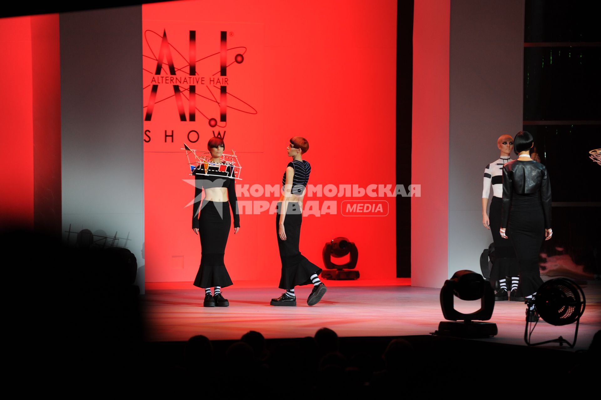 Международный конкурс парикмахеров \"Alternative Hair Show 2011\" в Кремлевском дворце. Москва. 28 сентября  2011 года.
