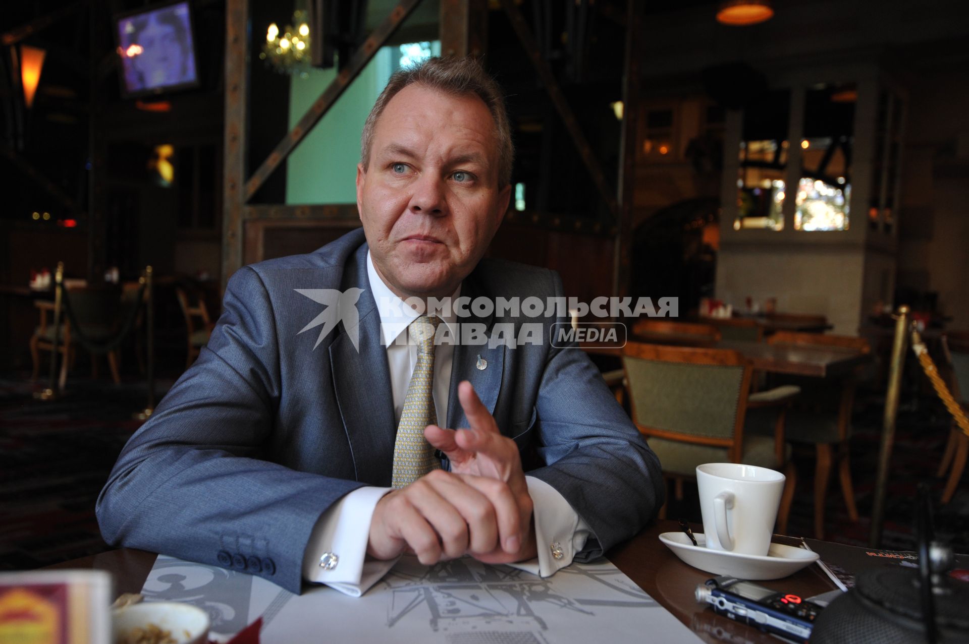 Директор Центра исследований постиндустриального общества Владислав Иноземцев во время интервью. Москва.  02 сентября  2011 года.