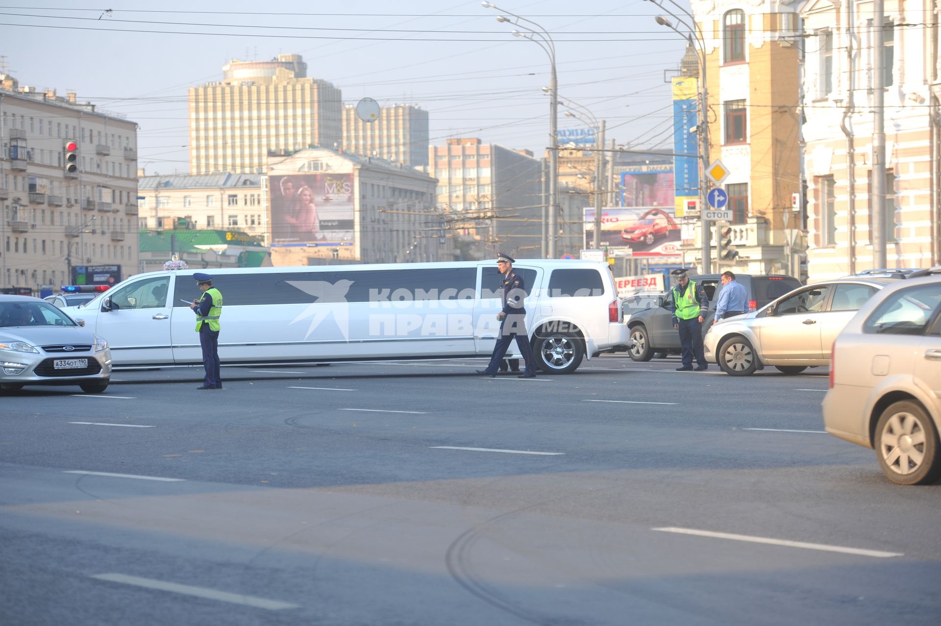 ДТП с участием свадебного лимузина на Садовом кольце. Москва.  08 октября  2011 года.