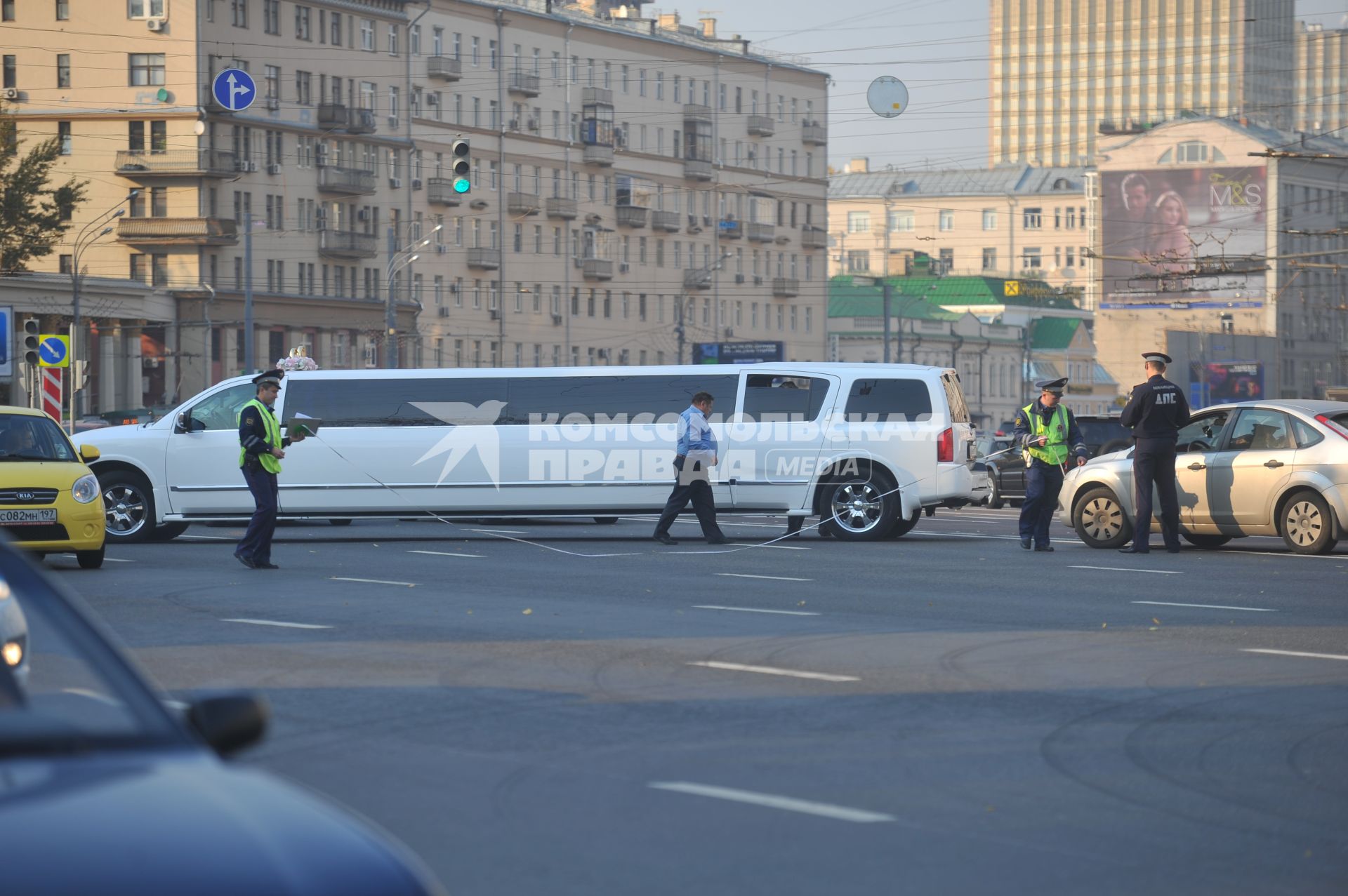 ДТП с участием свадебного лимузина на Садовом кольце. Москва.  08 октября  2011 года.