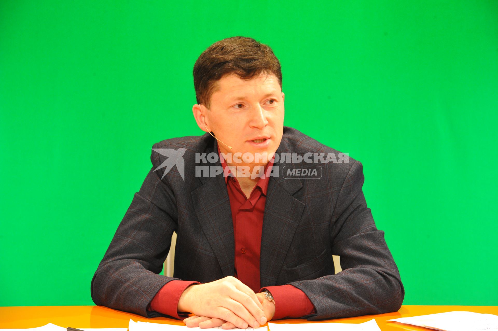 Профессор, доктор политических наук Алексей Чернышов во время интервью ИД \"Комсомольская правда\". Москва. 07 октября  2011 года.