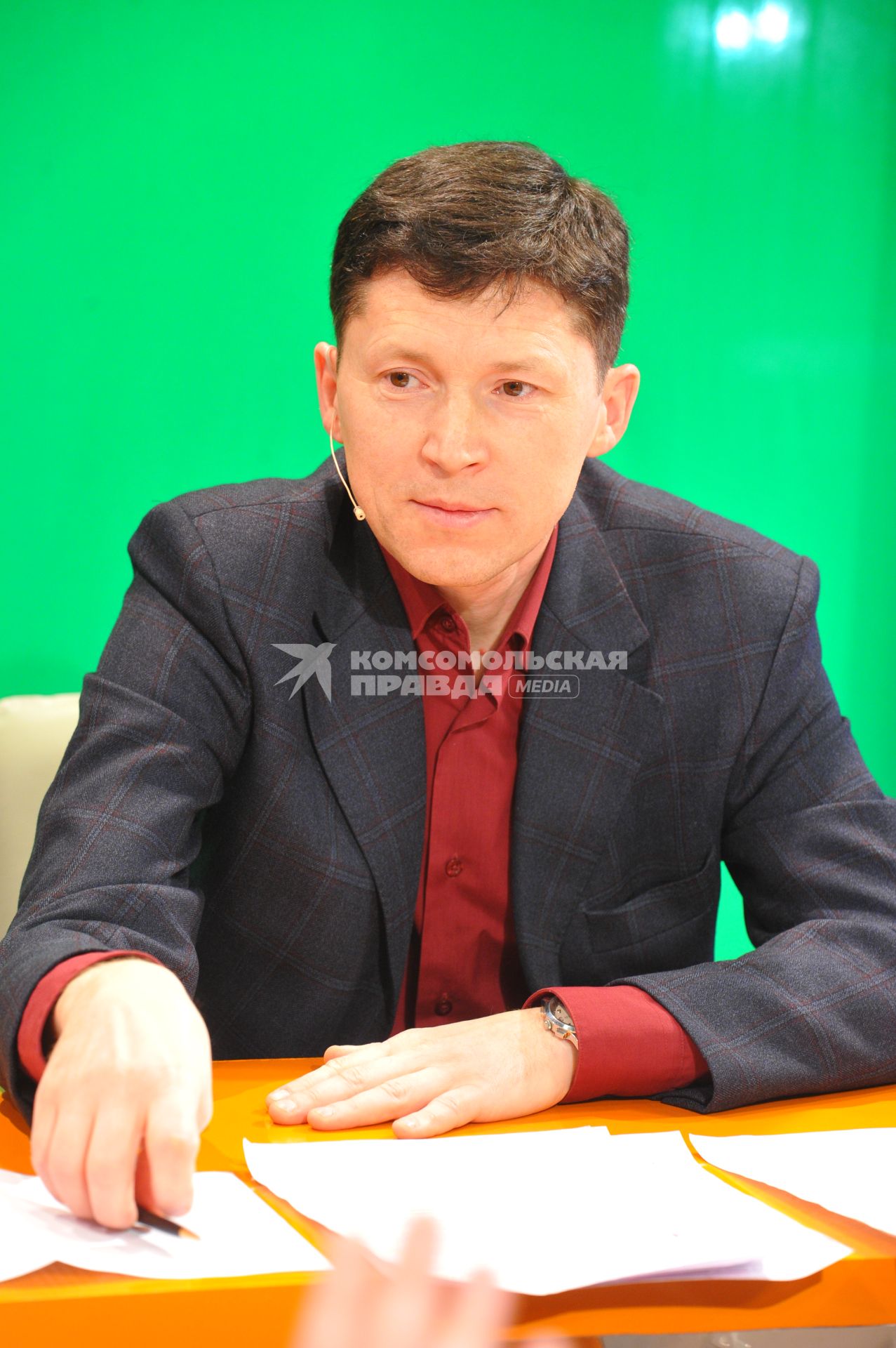 Профессор, доктор политических наук Алексей Чернышов во время интервью ИД \"Комсомольская правда\". Москва. 07 октября  2011 года.
