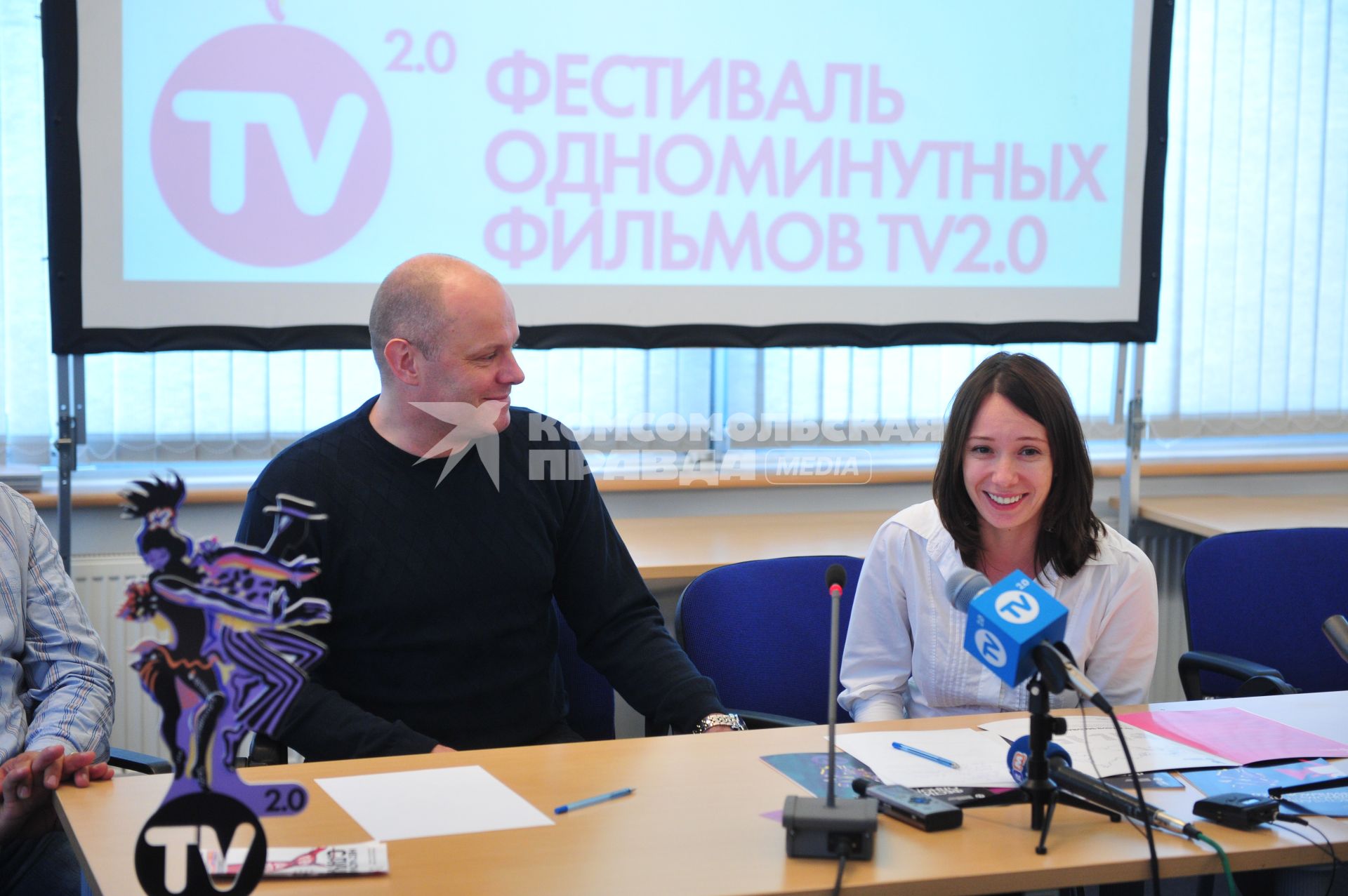 Первый Фестиваль Одноминутных Фильмов TV2.0. На снимке: председатель организационного комитета фестиваля Алексей Кортнев и член жюри, актриса Чулпан Хаматова. 11 октября 2011 года