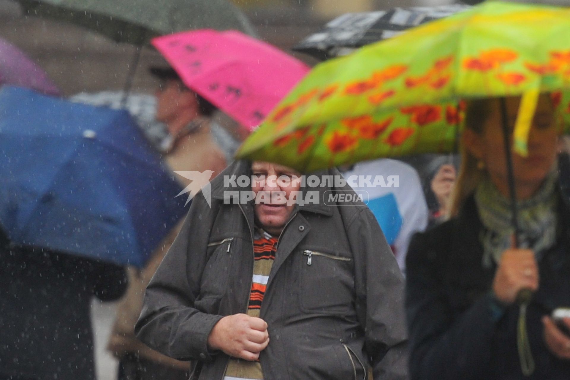 Дождь в городе. Москва. 12 октября 2011 года.