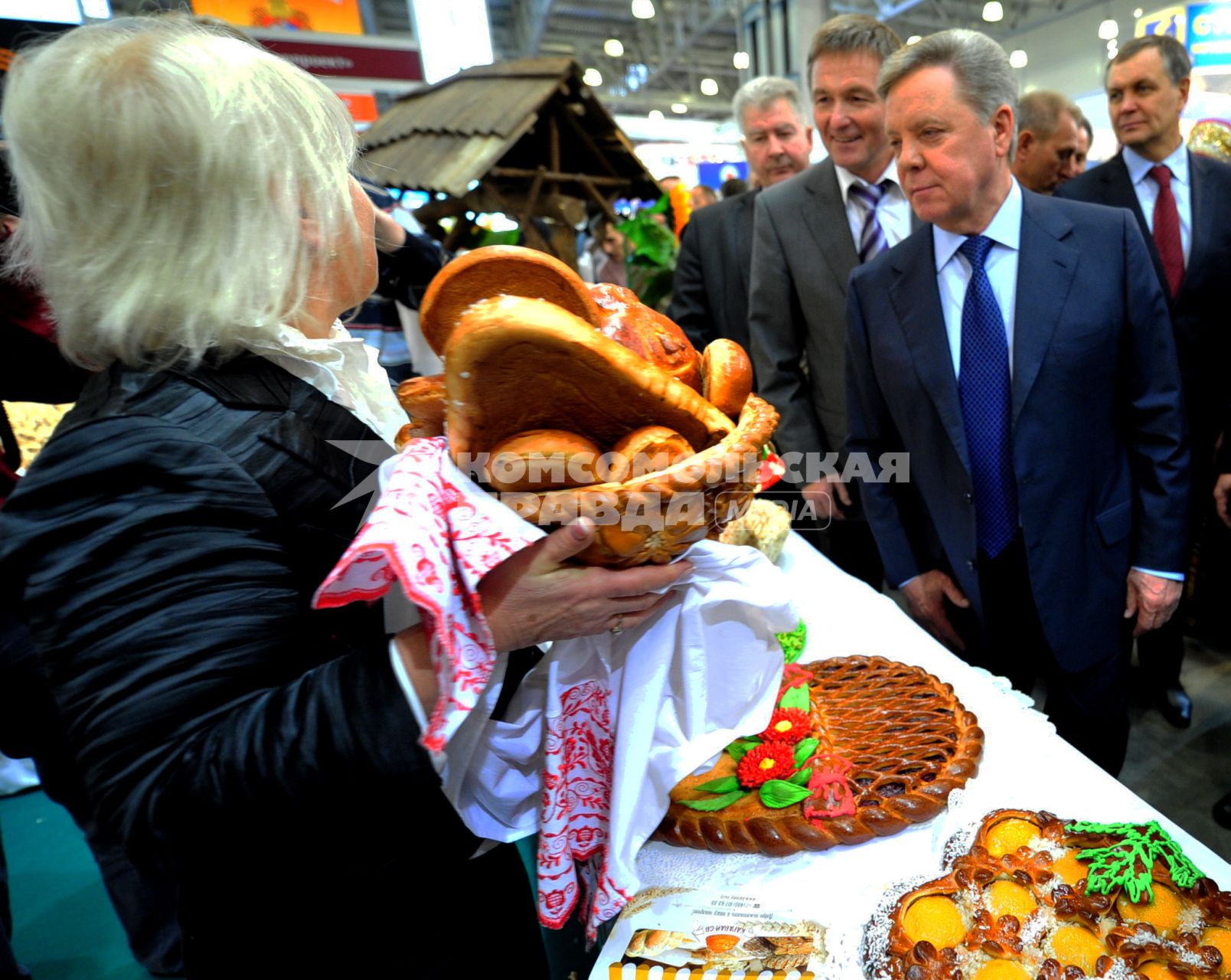 Губернатор Московской области Борис Громов посетил выставку ПОДМОСКОВЬЕ-2011. 19 октября 2011 года.