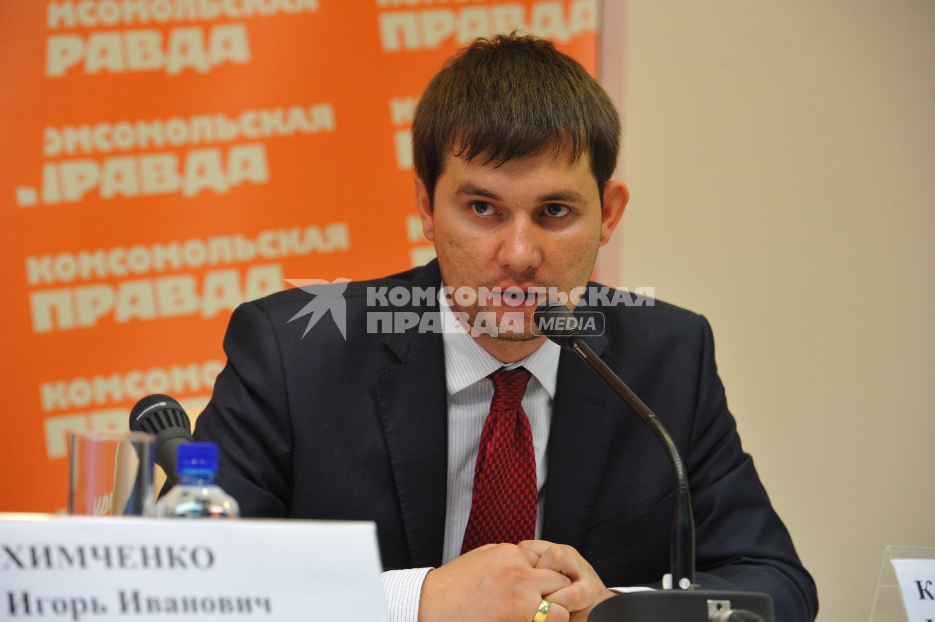 Заместитель начальника управления по защите прав субъектов персональных данных Роскомнадзора Юрий Контемиров в ИД КП. 8 августа 2011 года.