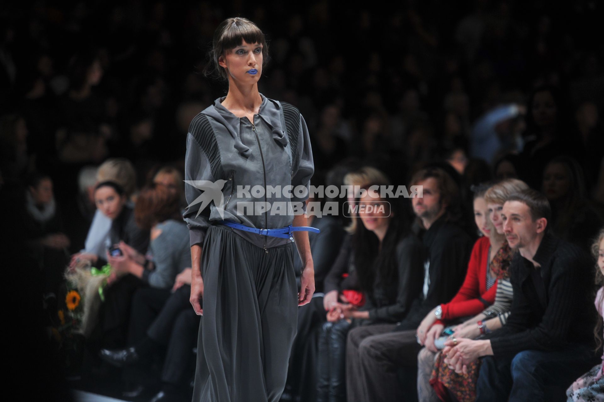 Во время показа коллекции марки ХАКАМА в рамках Mercedes-Benz Fashion Week Russia. 23 октября 2011 года.