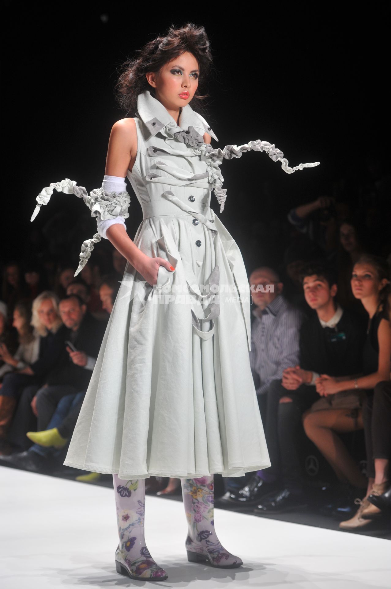 Во время показа коллекции марки \"YeZ by YEGORZAITSEV\" в рамках Mercedes-Benz Fashion Week.  23 октября 2011 года.