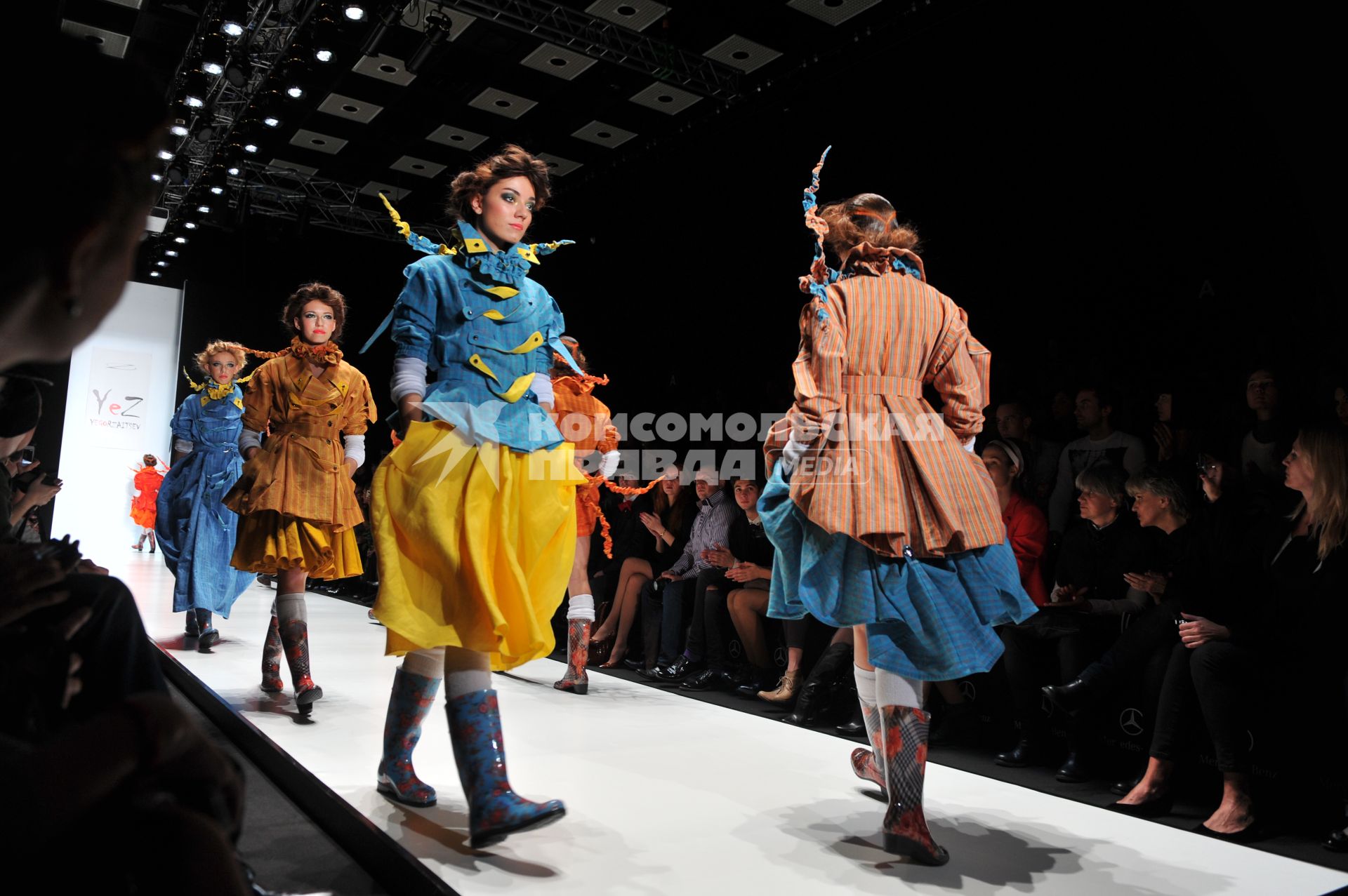 Во время показа коллекции марки \"YeZ by YEGORZAITSEV\" в рамках Mercedes-Benz Fashion Week.  23 октября 2011 года.