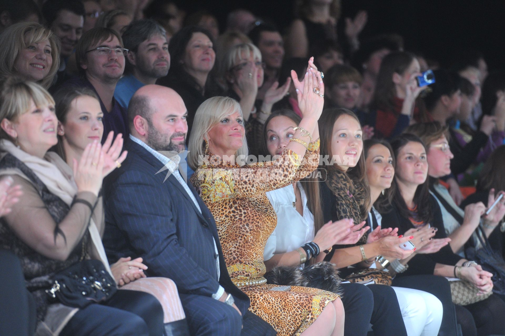 Российская Неделя моды Mersedes-Benz Fashion Week Russia сезон весна-лето 2012. На снимке: советская и российская эстрадная певица -  Гулькина Наталия.   24 октября 2011г.