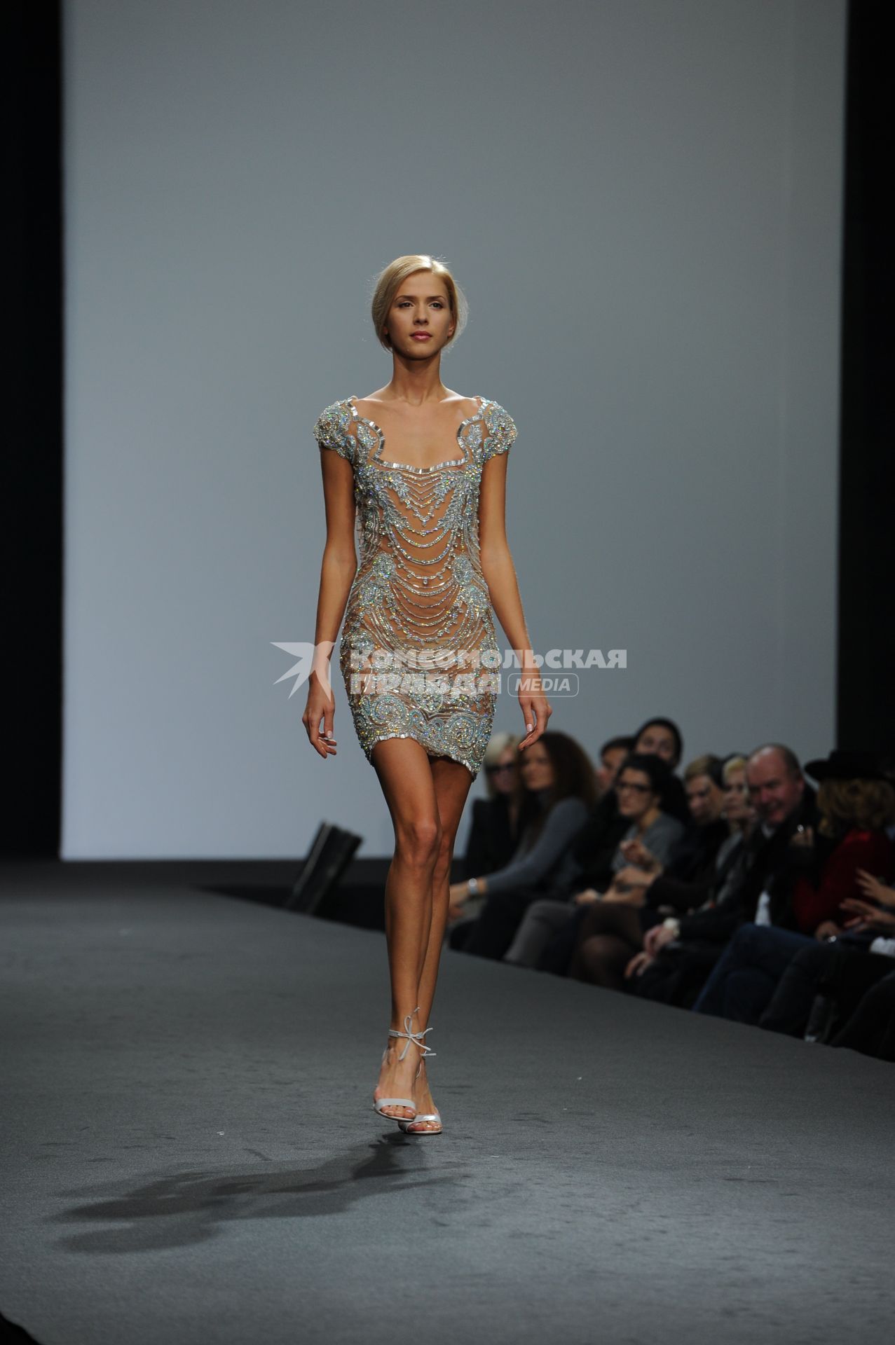 Неделя моды в Москве Volvo Fashion Week Moscow. Коллекциия Валентина Юдашкина. 26 октября 2011г.