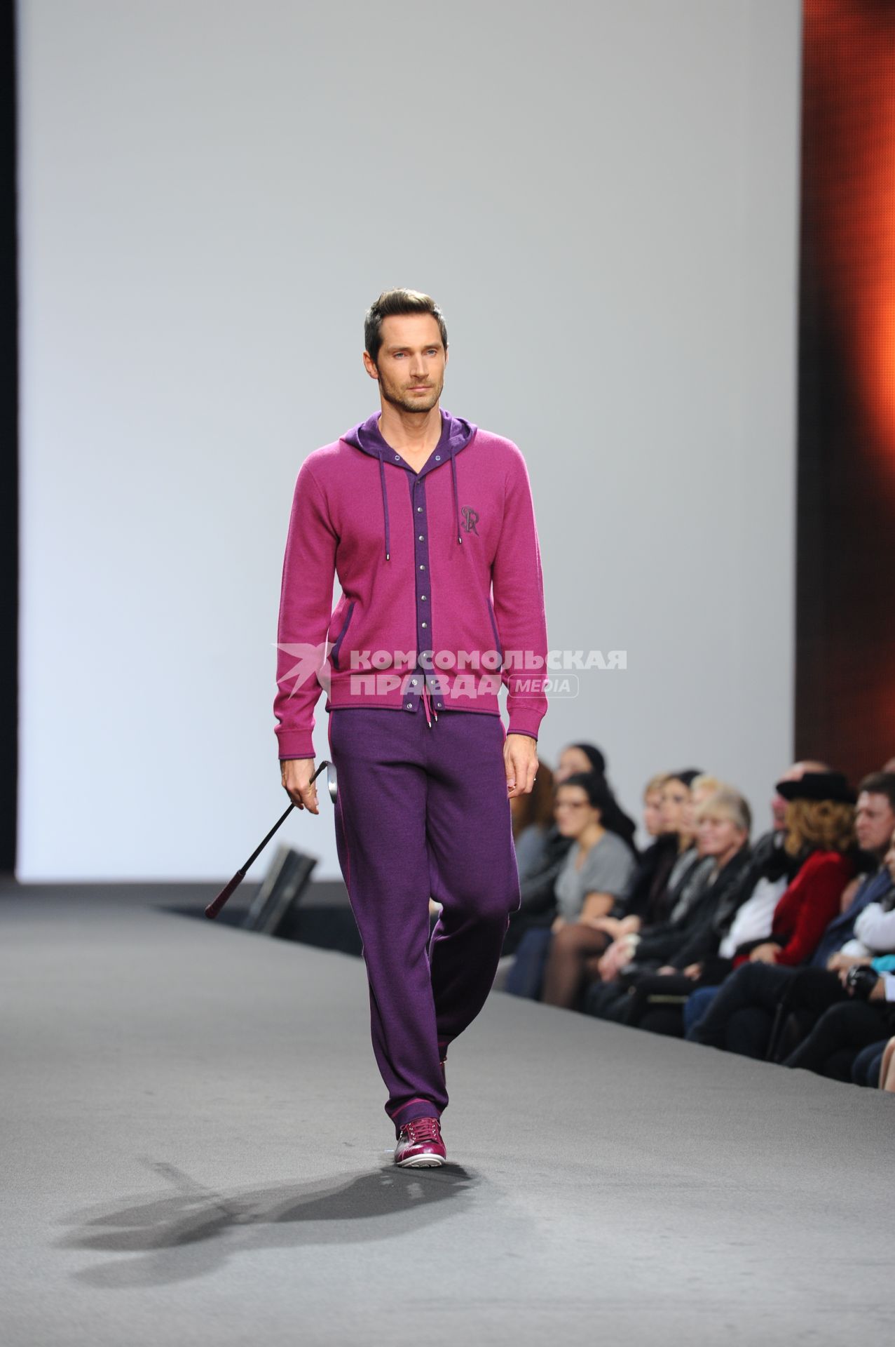 Неделя моды в Москве Volvo Fashion Week Moscow. Коллекциия Валентина Юдашкина. 26 октября 2011г.