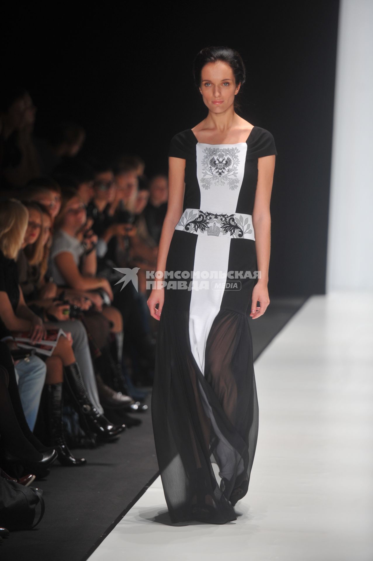 Показ коллекции Borodulin\'s на неделе моды Mercedes-Benz Fashion Week.  23 октября 2011 года.