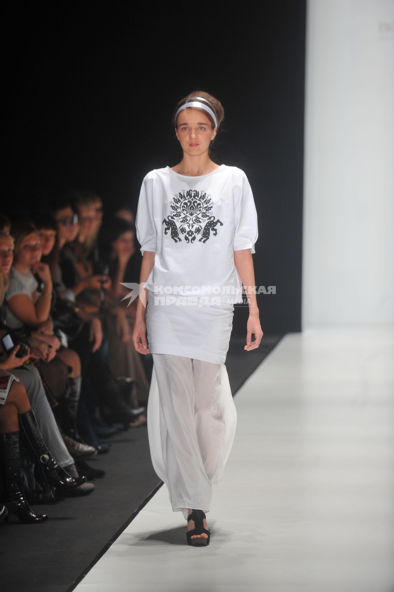 Показ коллекции Borodulin\'s на неделе моды Mercedes-Benz Fashion Week.  23 октября 2011 года.