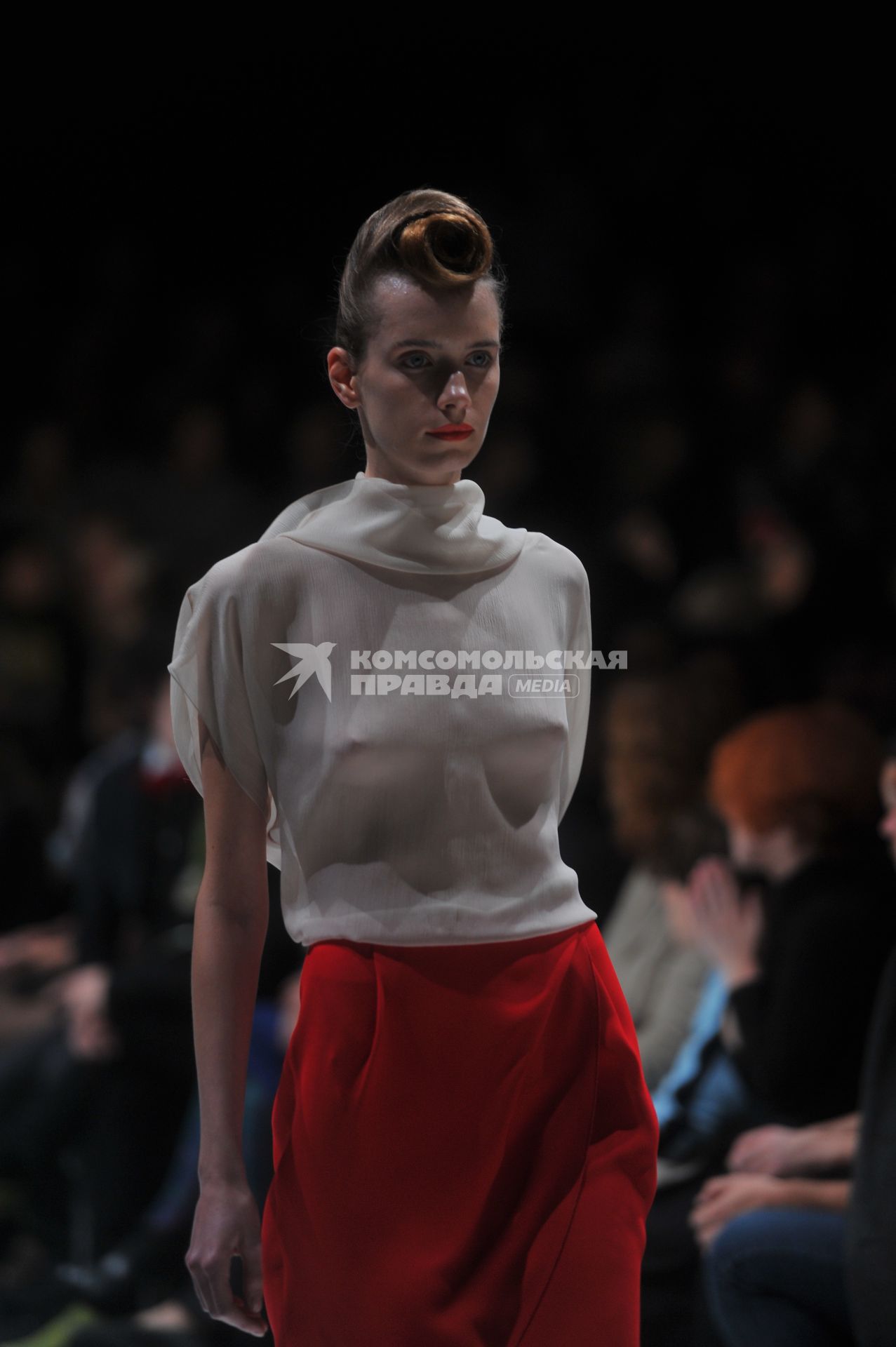 Показ коллекции TEGIN на неделе моды Mercedes-Benz Fashion Week. 23 октября 2011 года.