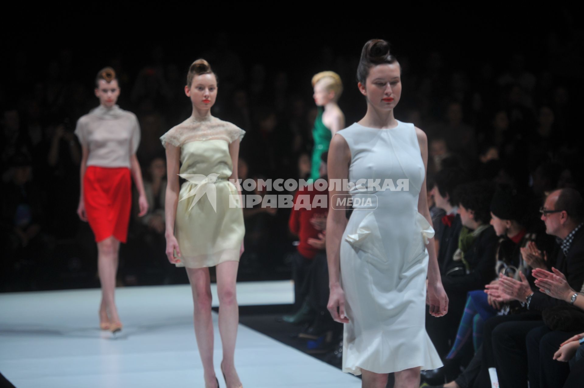 Показ коллекции TEGIN на неделе моды Mercedes-Benz Fashion Week. 23 октября 2011 года.