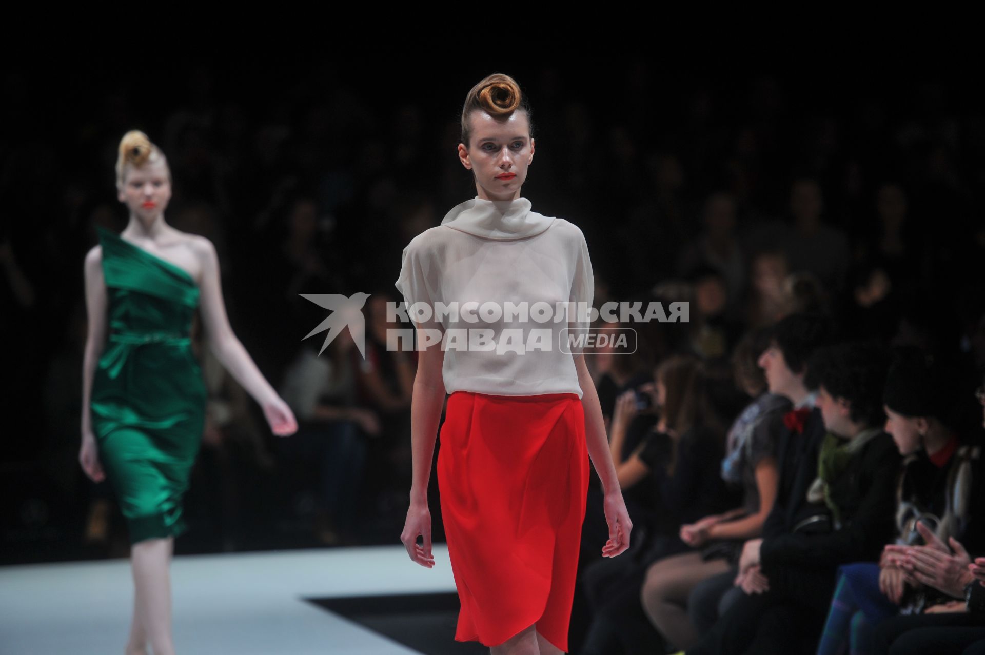 Показ коллекции TEGIN на неделе моды Mercedes-Benz Fashion Week. 23 октября 2011 года.