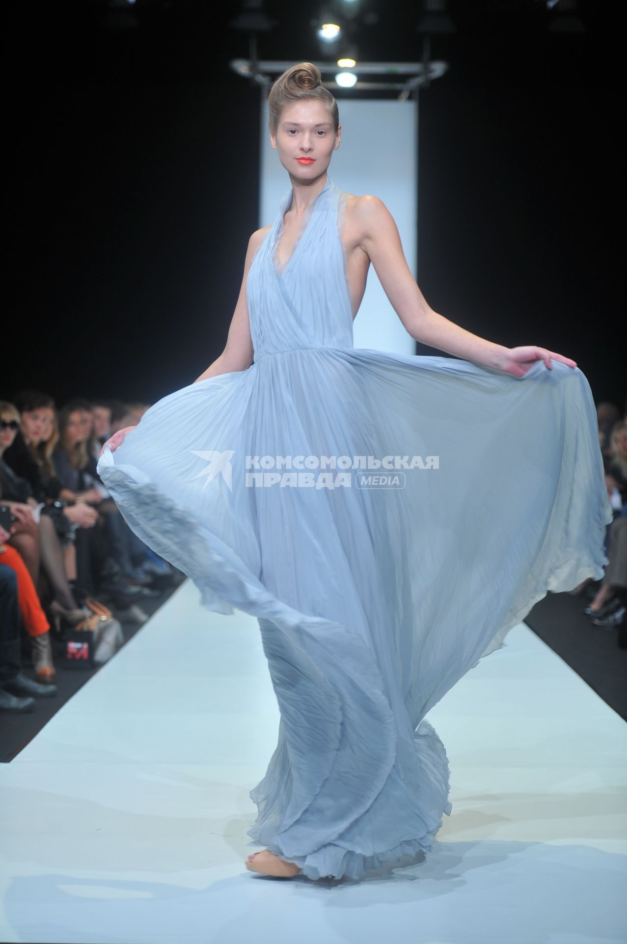 Показ коллекции TEGIN на неделе моды Mercedes-Benz Fashion Week. 23 октября 2011 года.