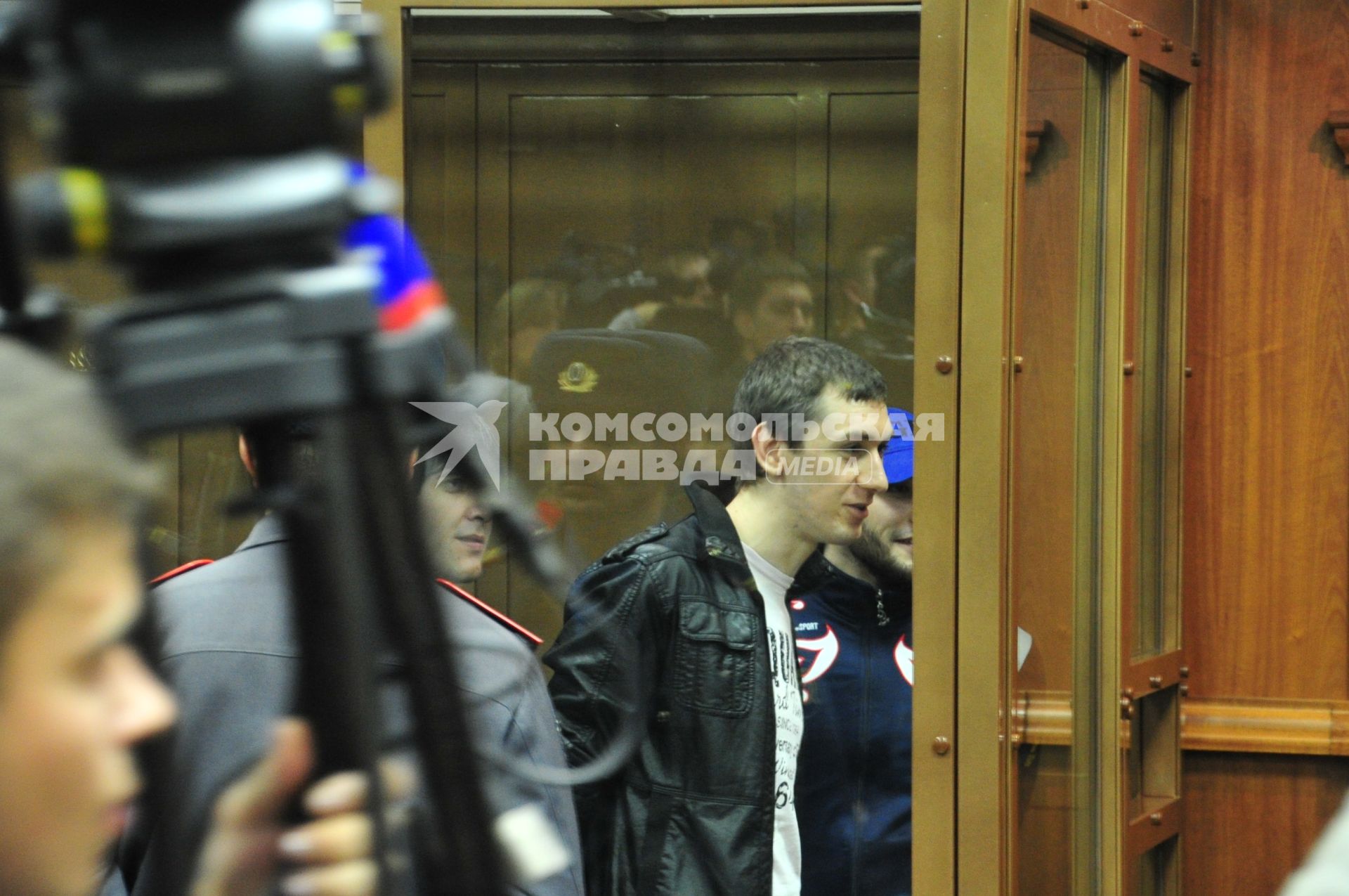 Подсудимый Акай Акаев, приговоренный к 5 годам колонии общего режима, в Мосгорсуде во время вынесения приговора по делу об убийстве болельщика ФК СПАРТАК Егора Свиридова. 28 сентября 2011 года.